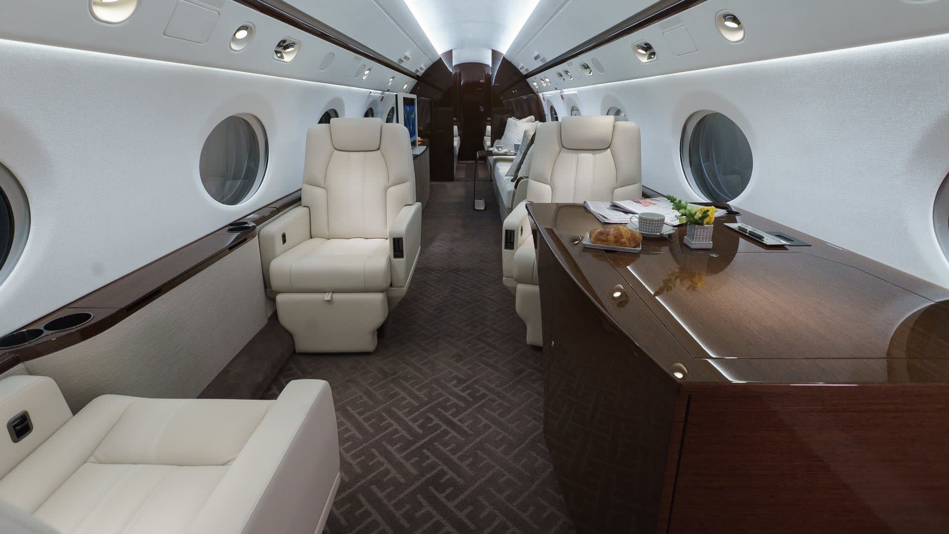 1920x1080 Wall Street billionaire turned Gulfstream private jet into an office