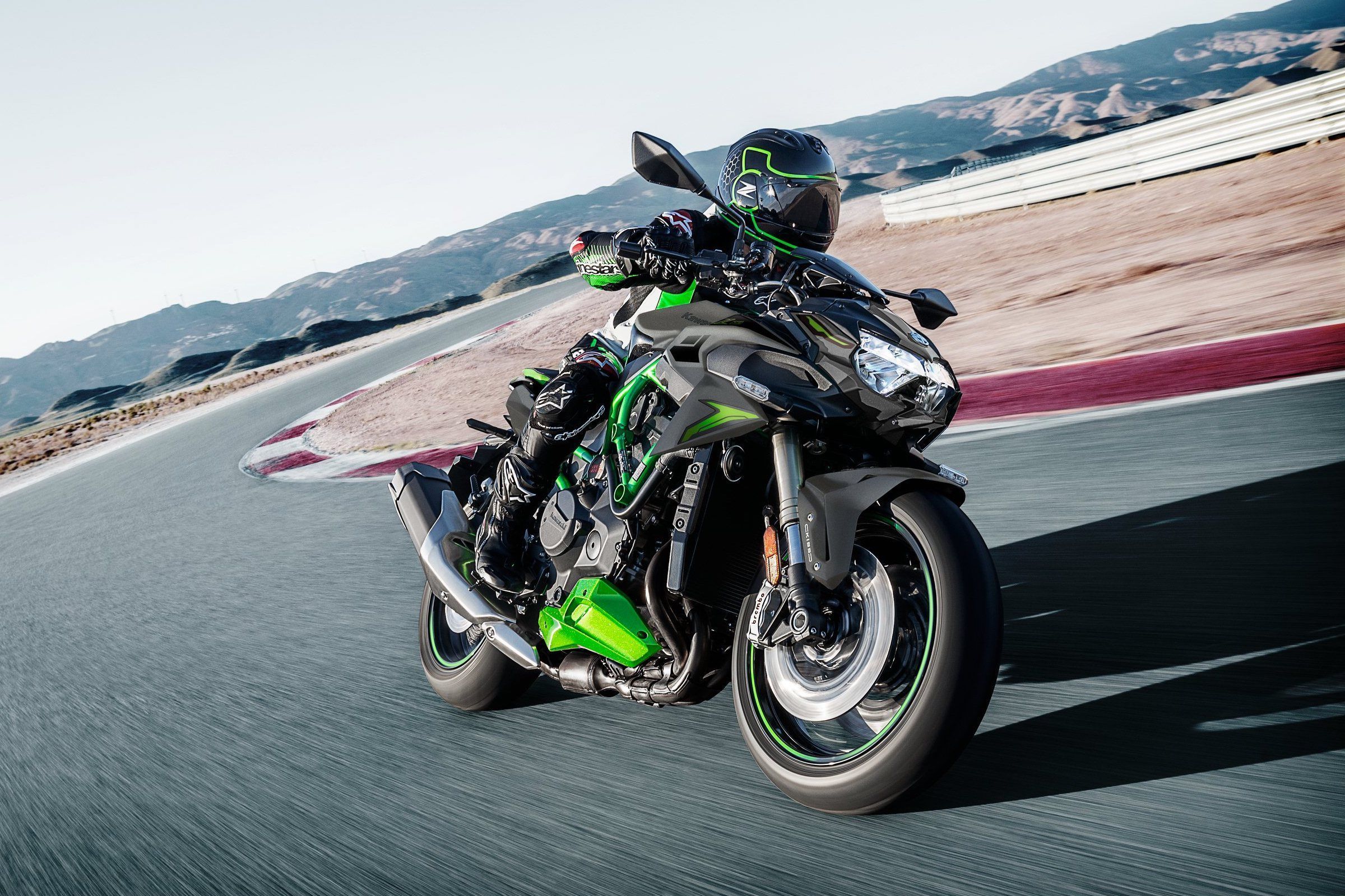 2400x1600 A Guide To Buying A 2023 Kawasaki Z H2