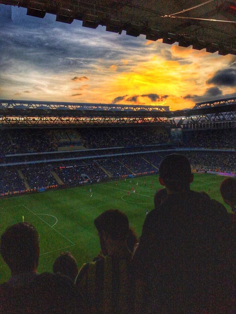 960x1280 Kadıköy. #saraçoğlu. Mavi fener, Fotoğraf, Darağacı
