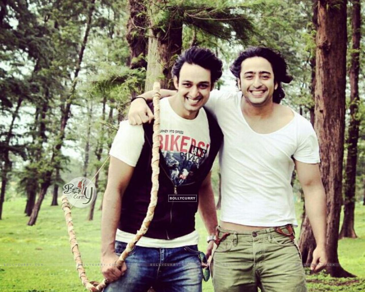 1280x1024 Wallpaper Raaj Jain with best friend Shaheer Sheikh offscreen Mahabharat size:1280x1024
