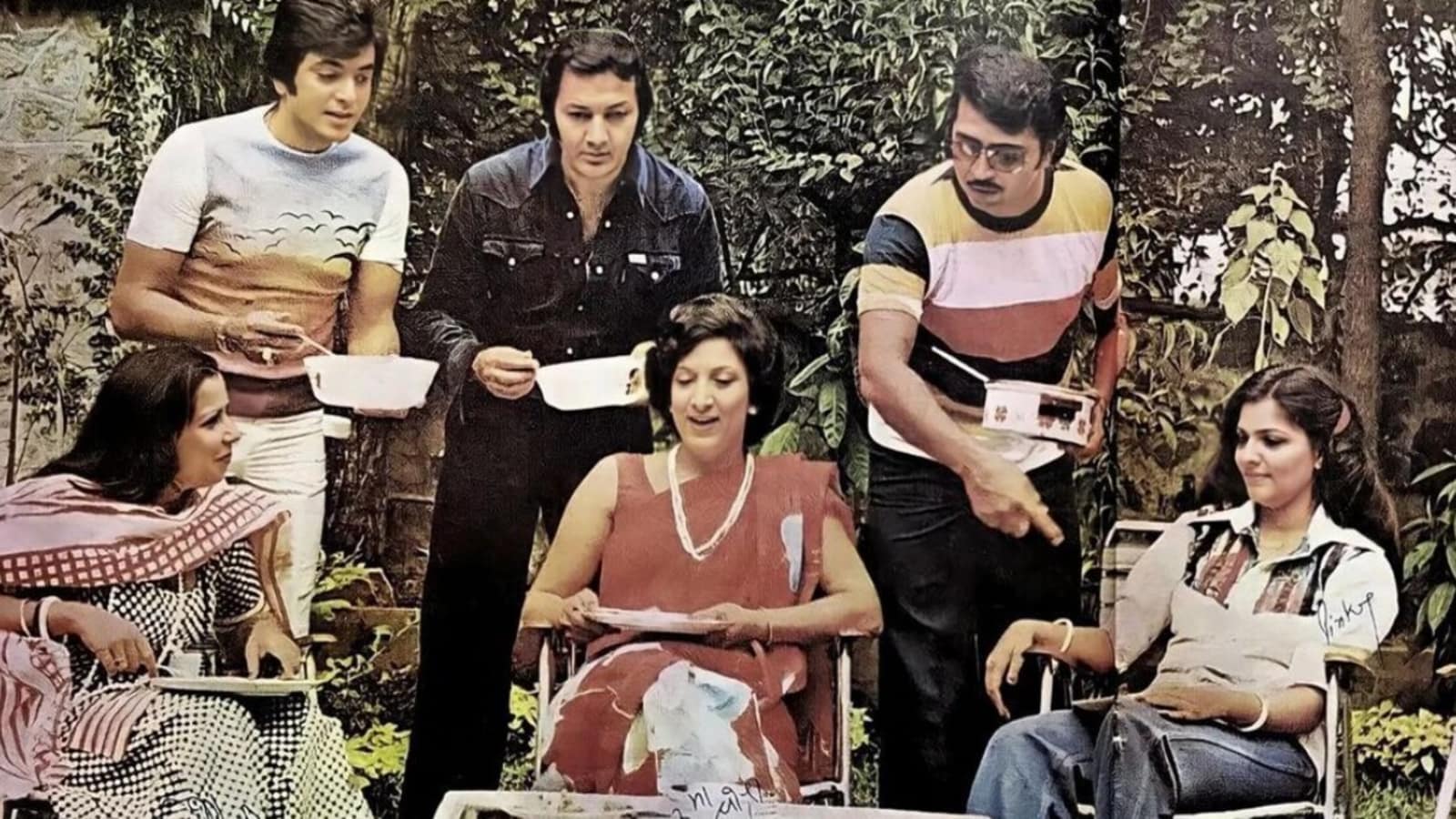1600x900 When Rakesh Roshan, Jeetendra, Prem Chopra cooked for wives. See vintage pic