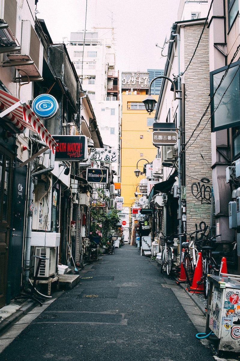 800x1200 Japan Street Image Wallpaper