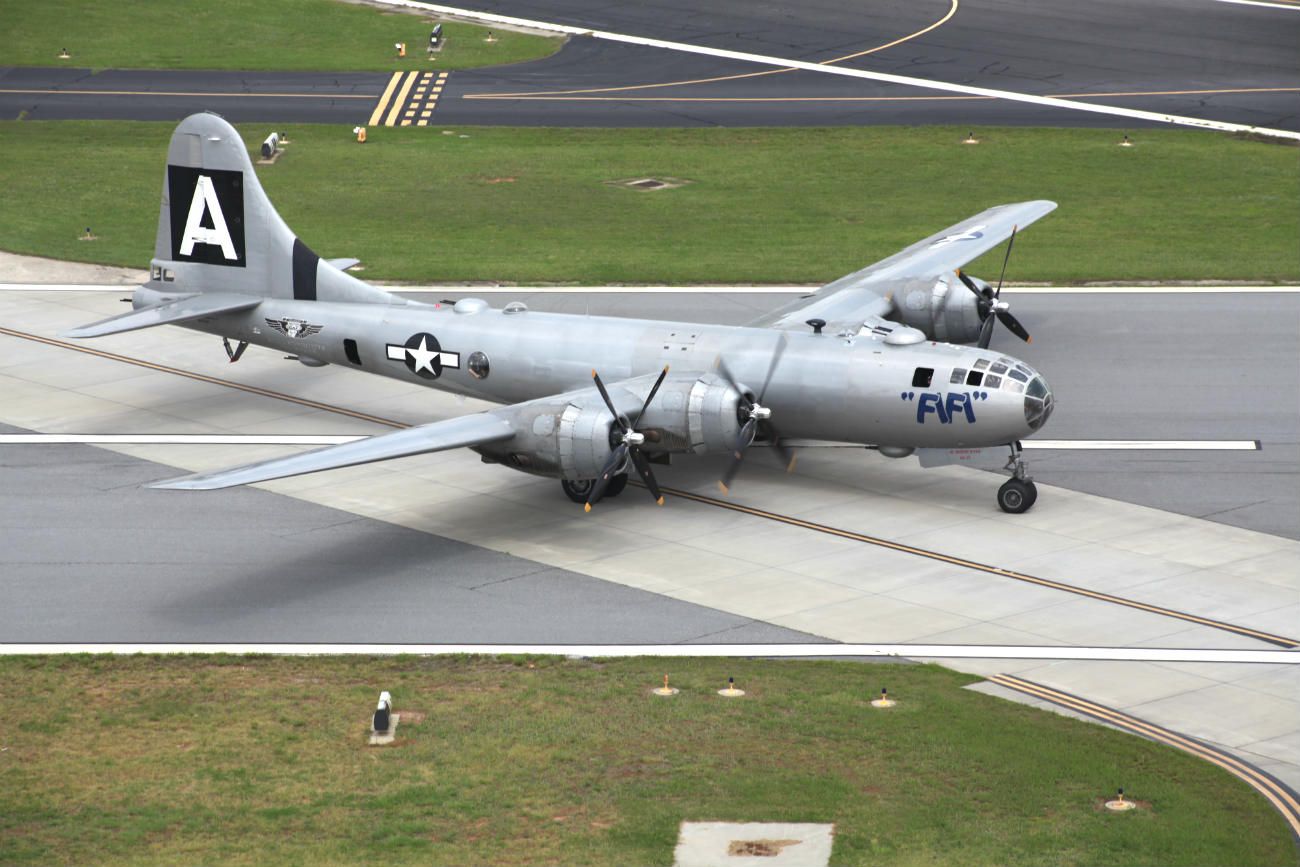 1300x867 Powerful Image Of The Boeing B 29 Superfortress