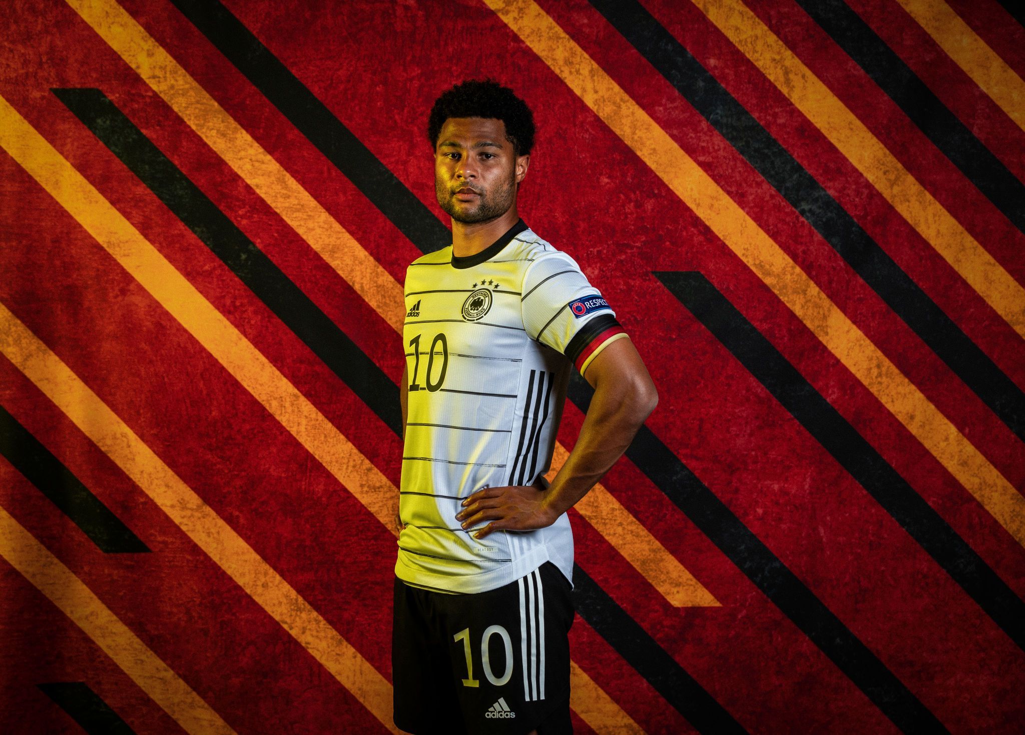 2048x1469 Sports Serge Gnabry HD Wallpaper
