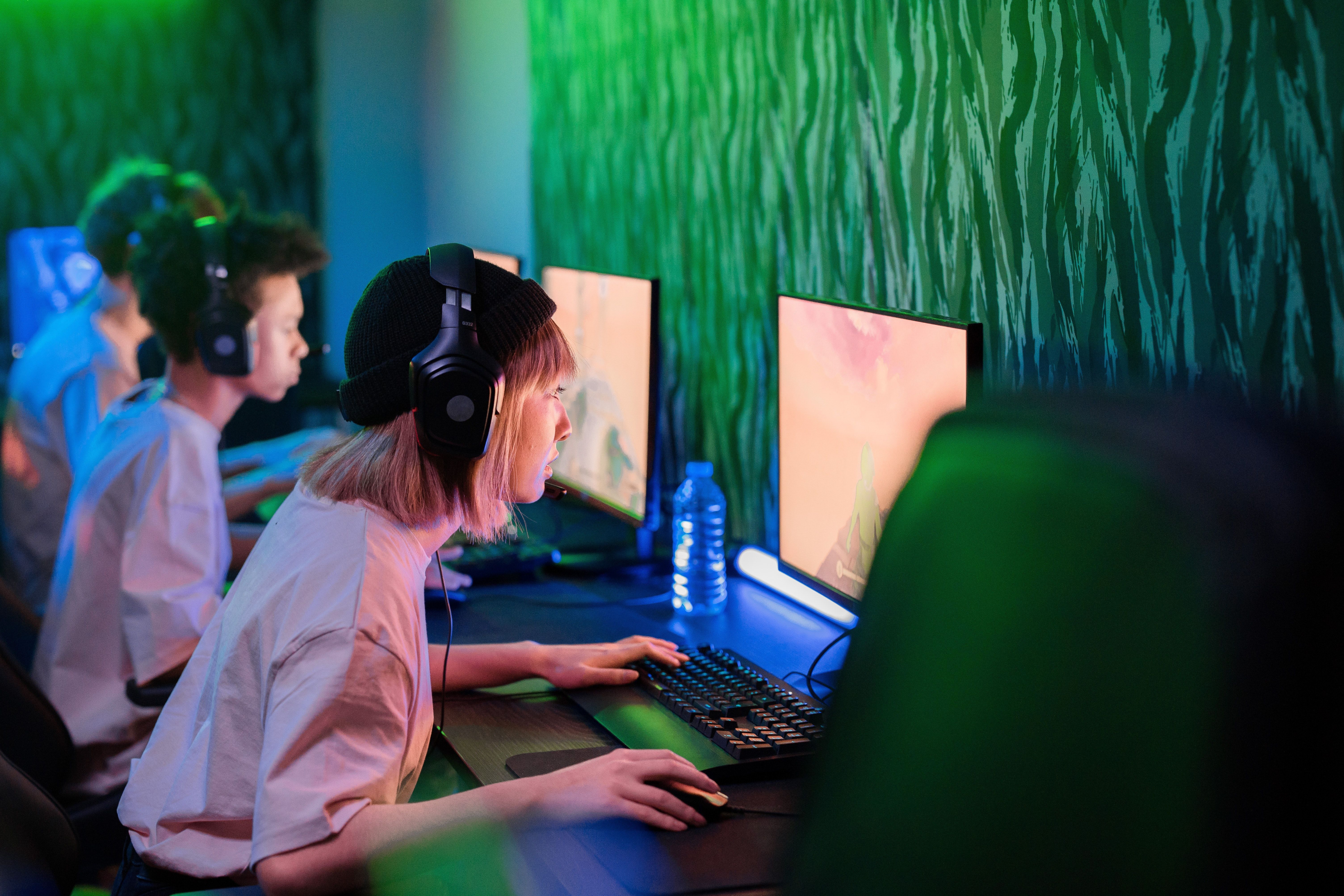 6017x4011 Internet Cafe Photo, Download The BEST Free Internet Cafe & HD Image