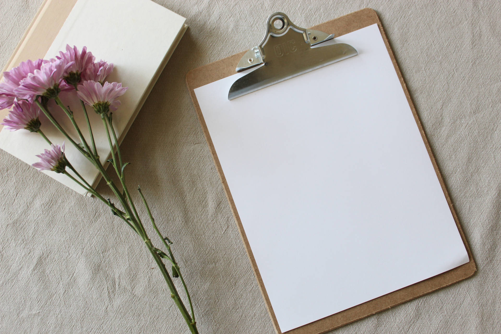 1920x1280 Download Aesthetic Blank Clipboard Wallpaper