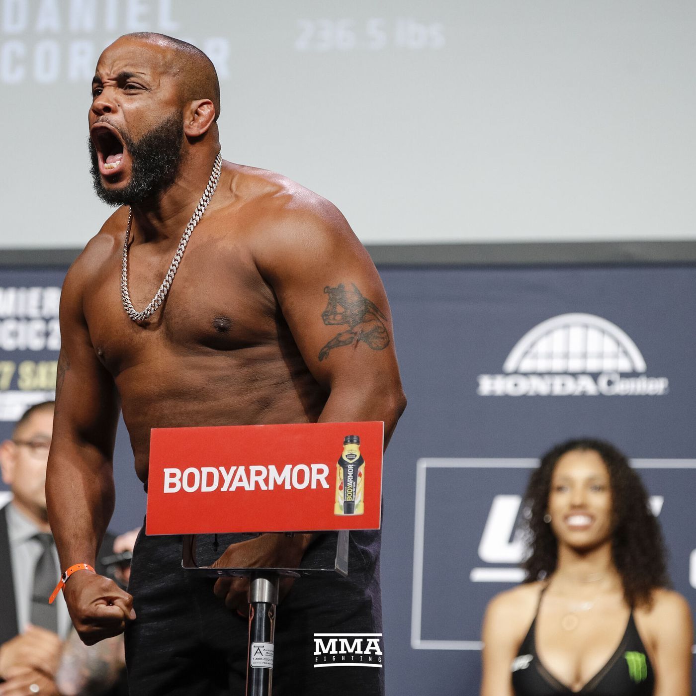 1400x1400 UFC 241 fight night weights: Daniel Cormier 14 pounds heavier than Stipe Miocic