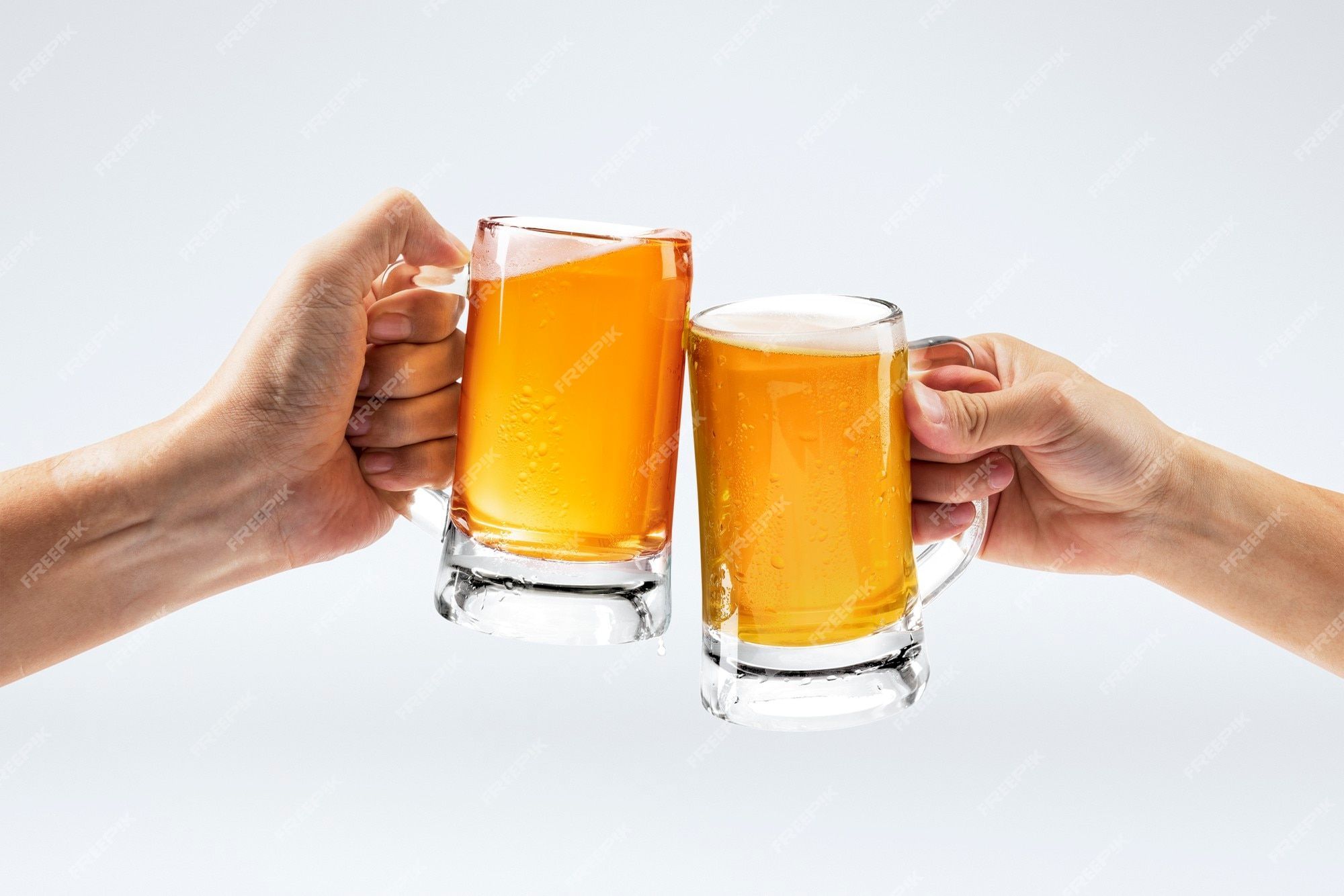 2000x1334 Beer Cheers Image
