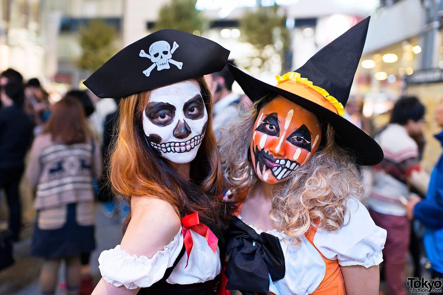1500x1000 Halloween Costumes Wallpaper