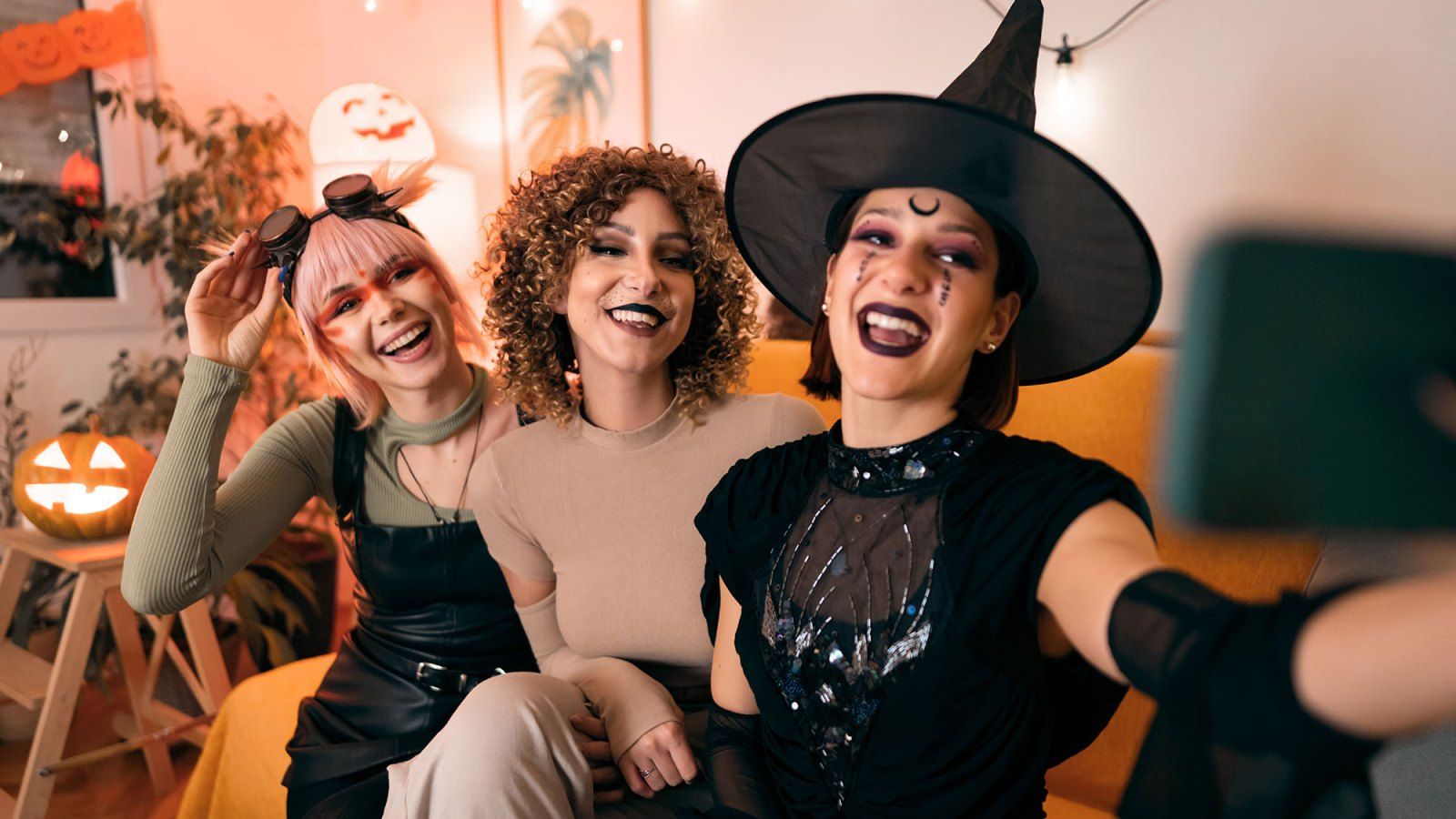 Halloween Costumes Wallpapers - Top Free Halloween Costumes Backgrounds