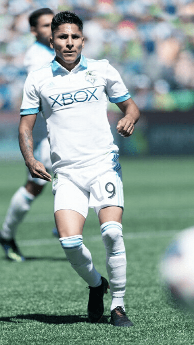 675x1200 Seattle Sounders FC