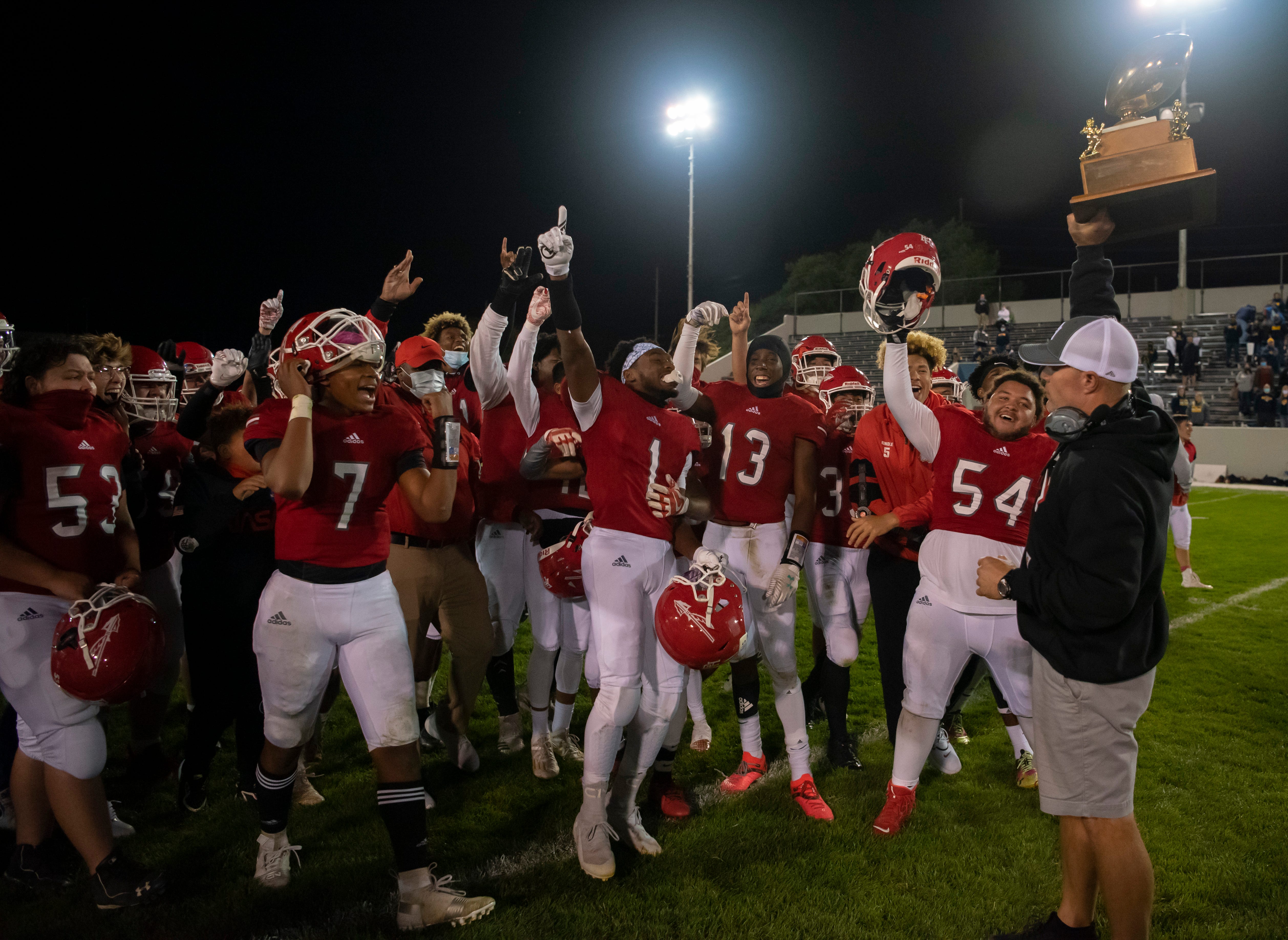5031x3673 Port Huron holds off Port Huron Northern in Crosstown Showdown