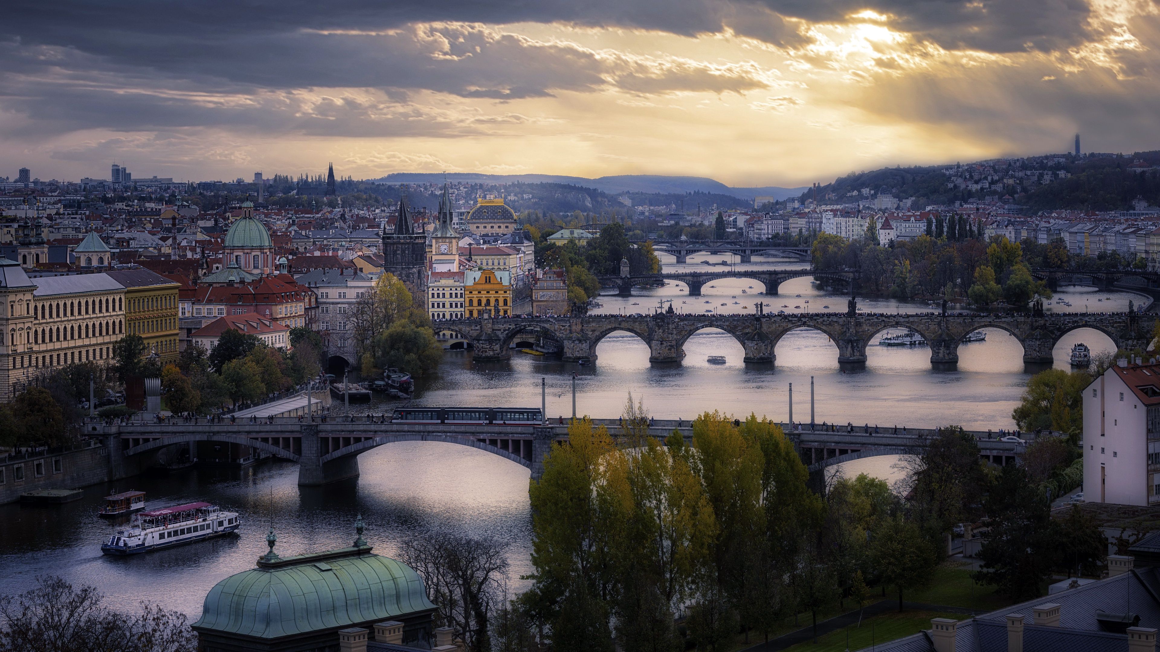 3840x2160 Prague Bridges at Dusk