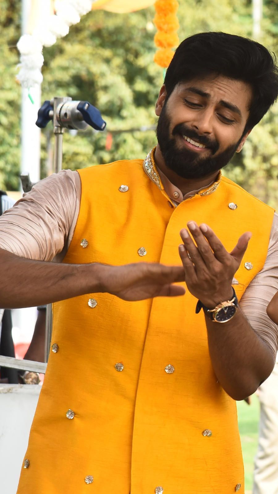 900x1600 Kutty Pattas HD Wallpaper