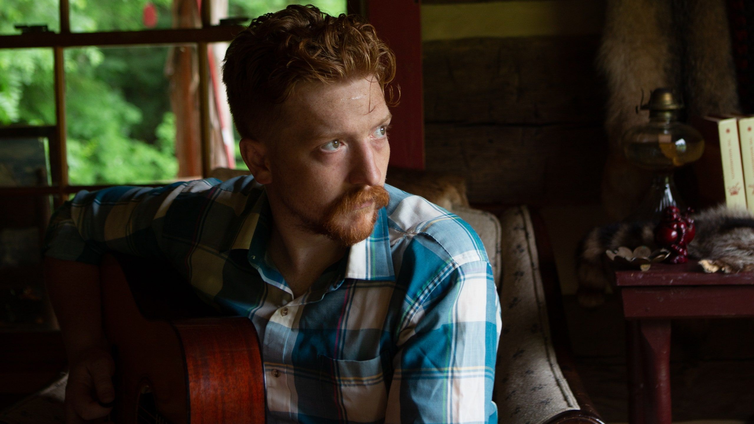 2560x1440 Tyler Childers Interview: Tyler Childers Is a Creature of Habit
