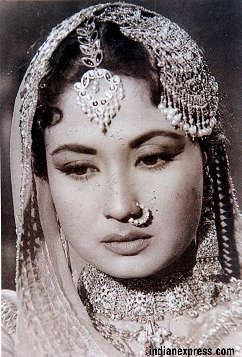 820x1209 Meena Kumari Wallpaper