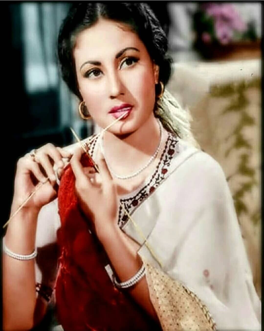 1080x1350 Meena Kumari. Vintage bollywood, Bollywood picture, Indian film actress