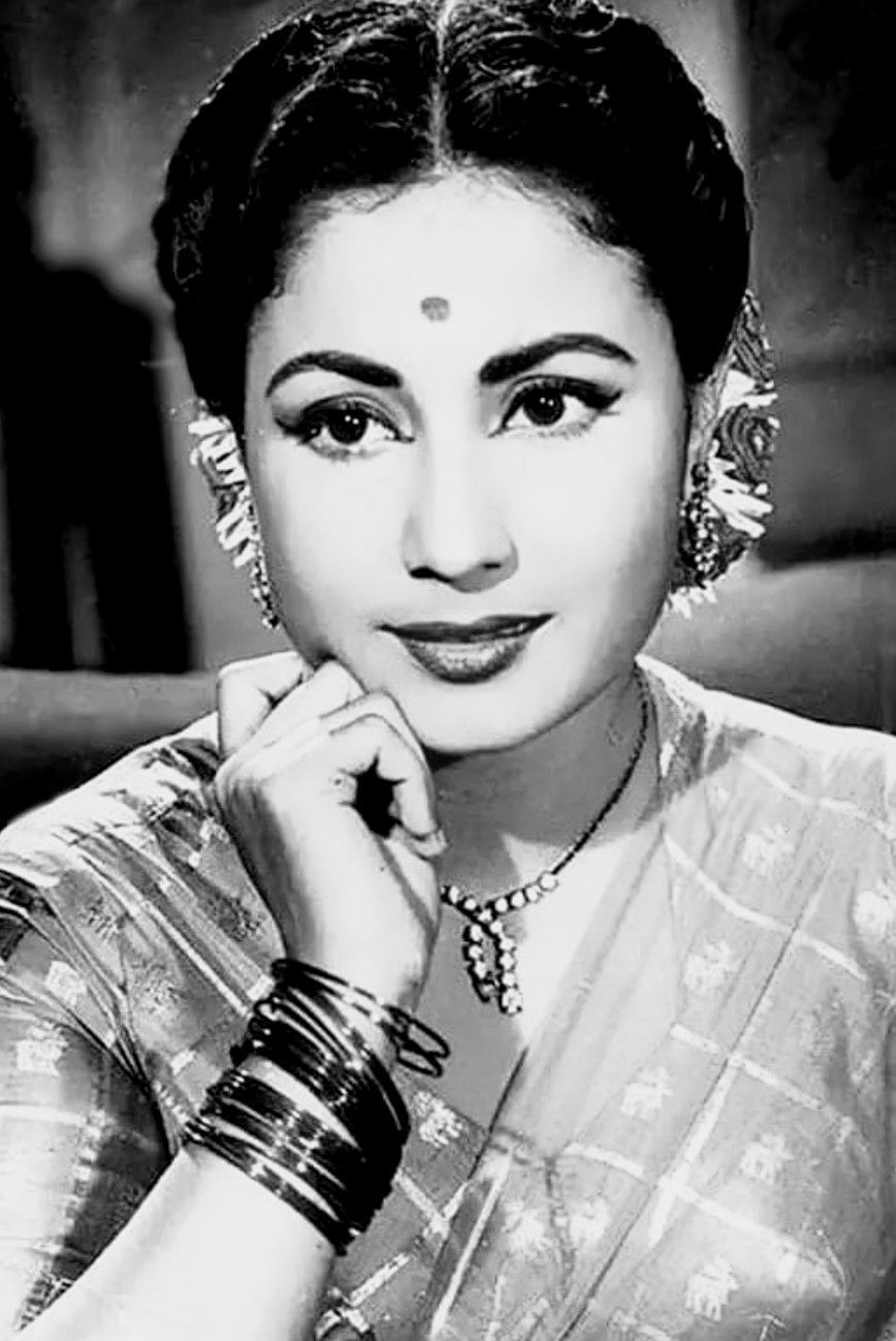 868x1298 Who is the proverbial golden girl of Bollywood from these?. Bollywood News, Bollywood Movies, Bollywood Chat