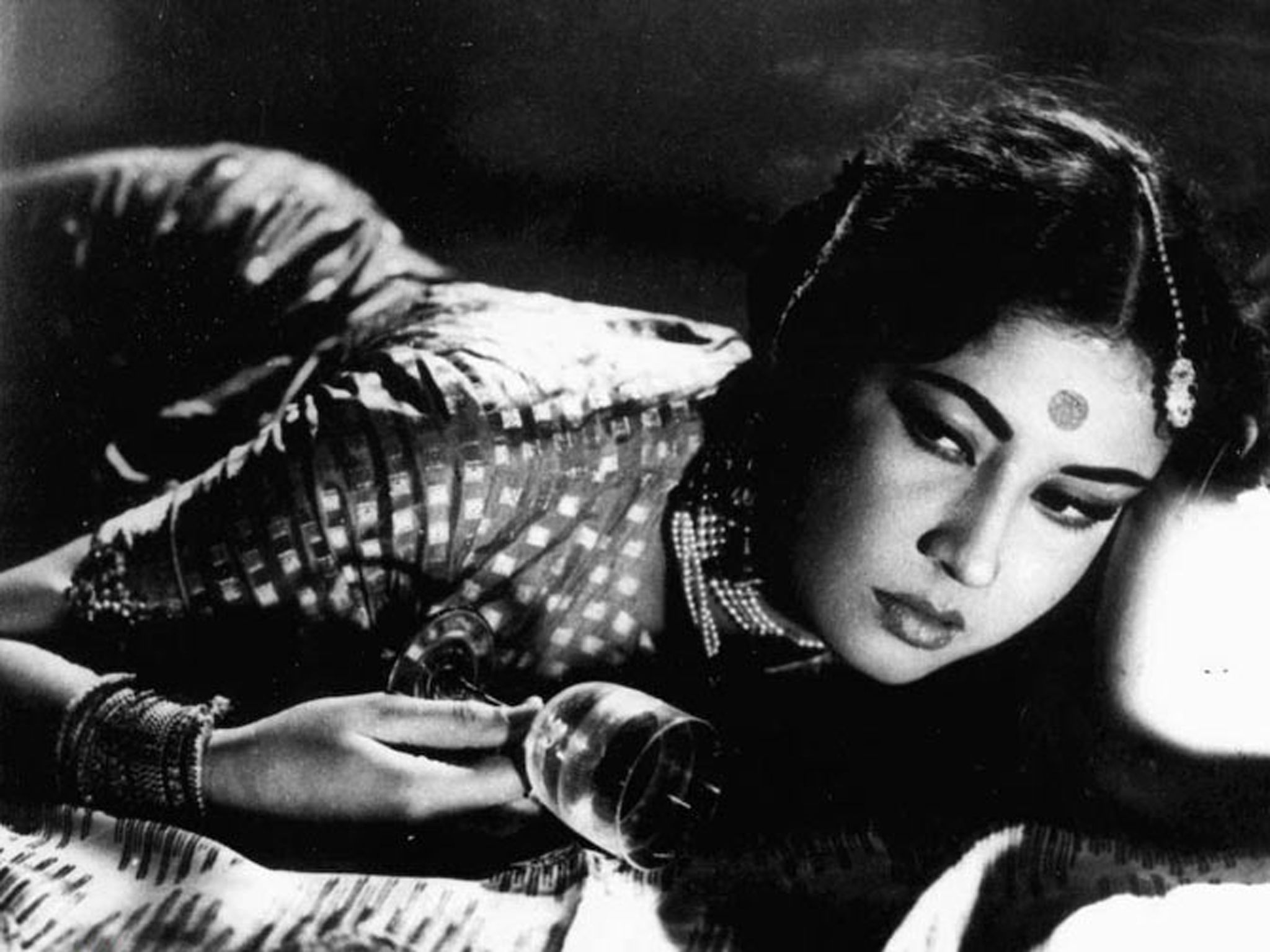 2048x1536 Ten best Bollywood actresses in Hindi movies