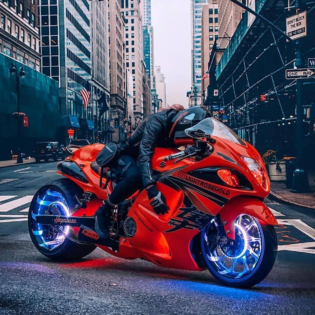 1035x1035 Motorcycles & More on X: Suzuki Hayabusa #BikerGirl