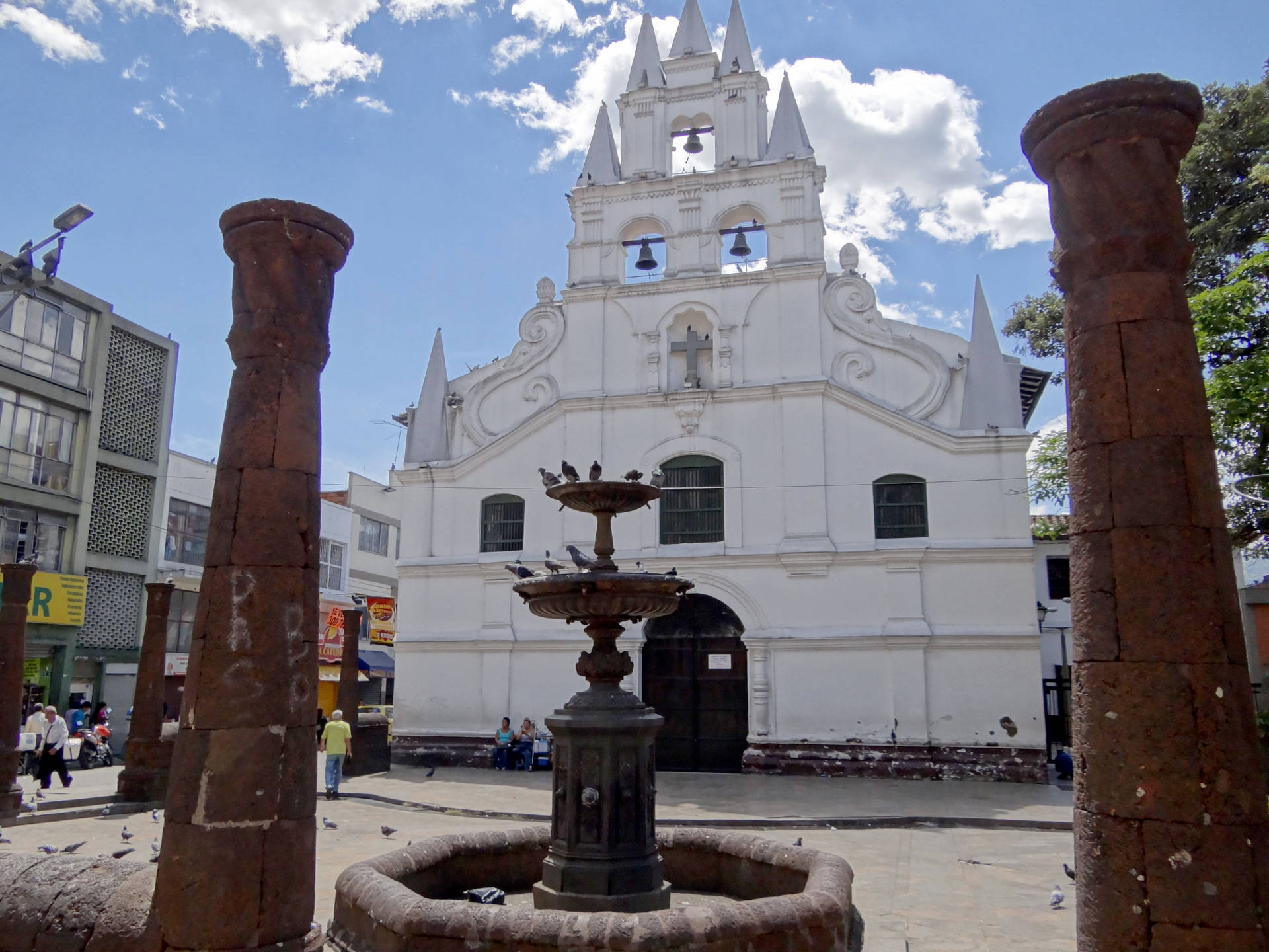 1920x1440 Download Medellin Church Of Veracruz Wallpaper