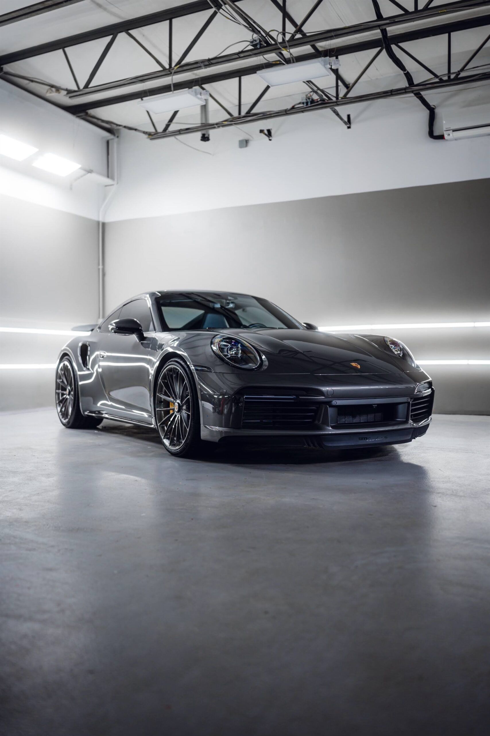 1707x2560 Porsche 992 Turbo S on HRE P103 Gallery