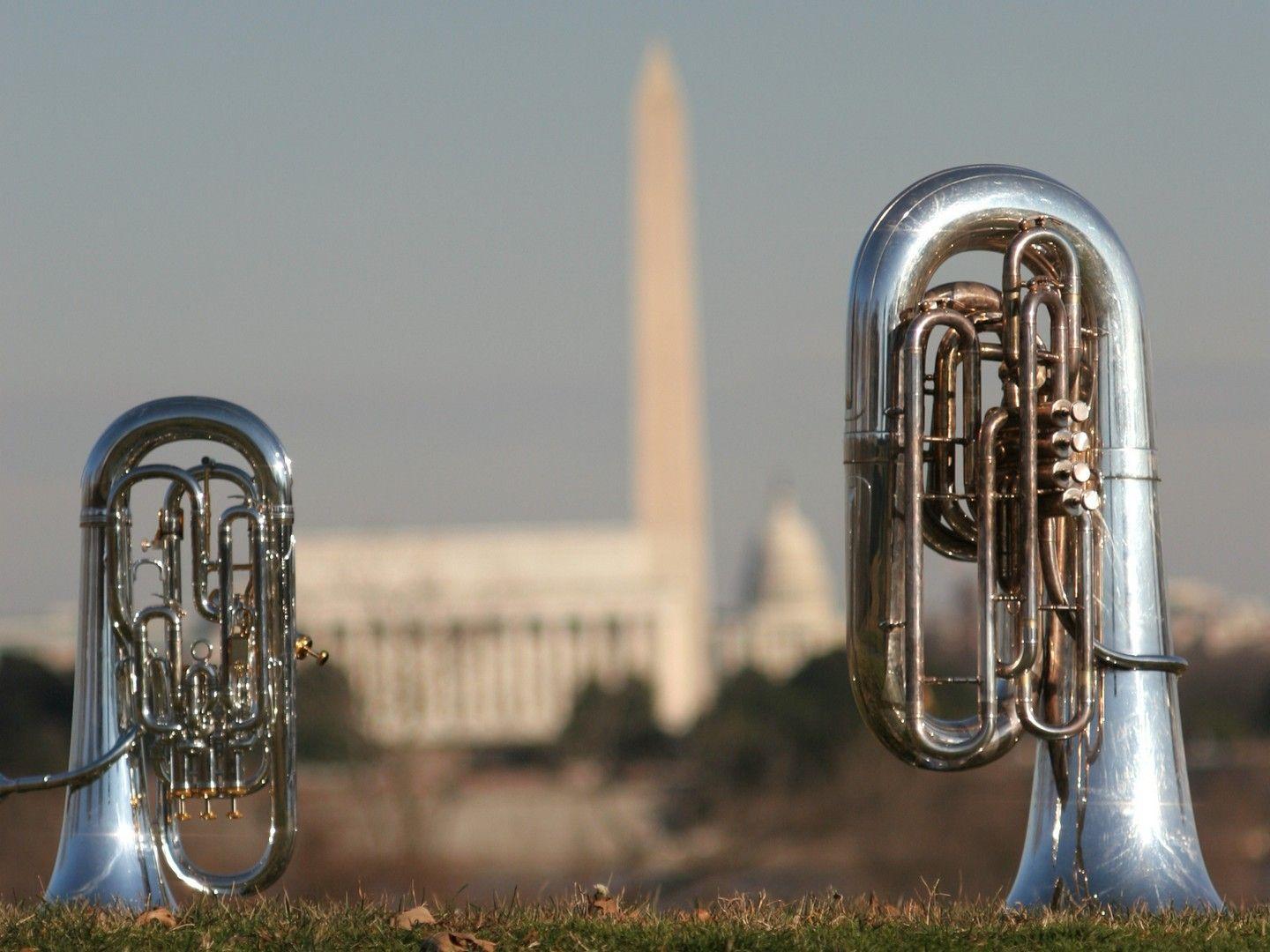 1440x1080 Tuba Wallpaper