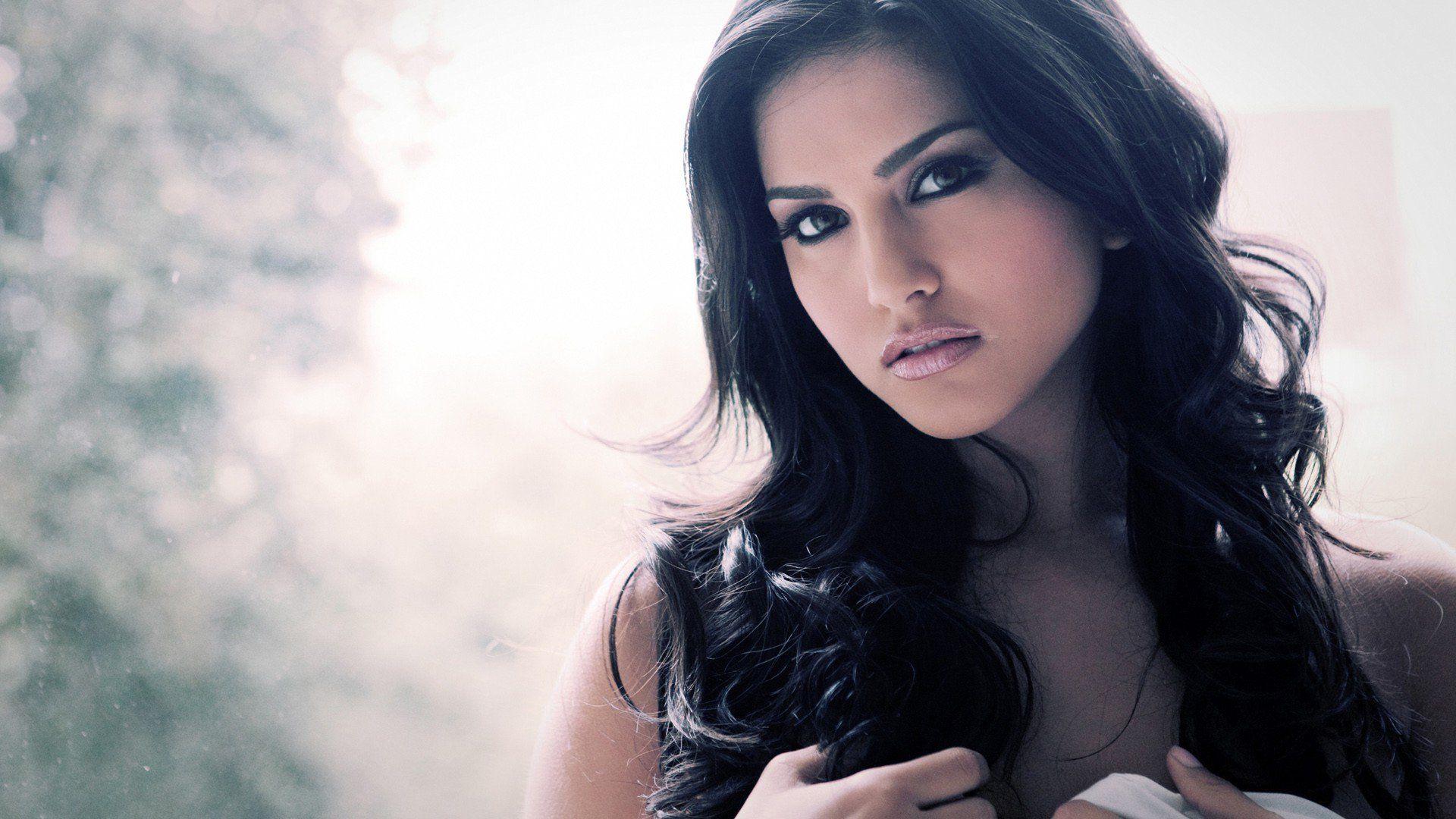 1920x1080 Sunny Leone HD Wallpaper