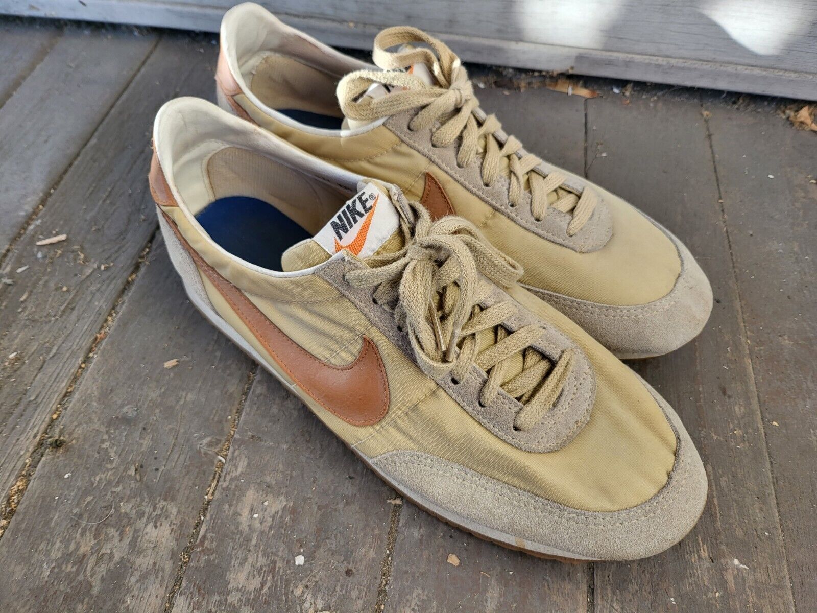 1600x1200 Vintage 1979 NIKE Running 10.5 Made in Korea Brown Tan Beige Oceania Diablo Mens