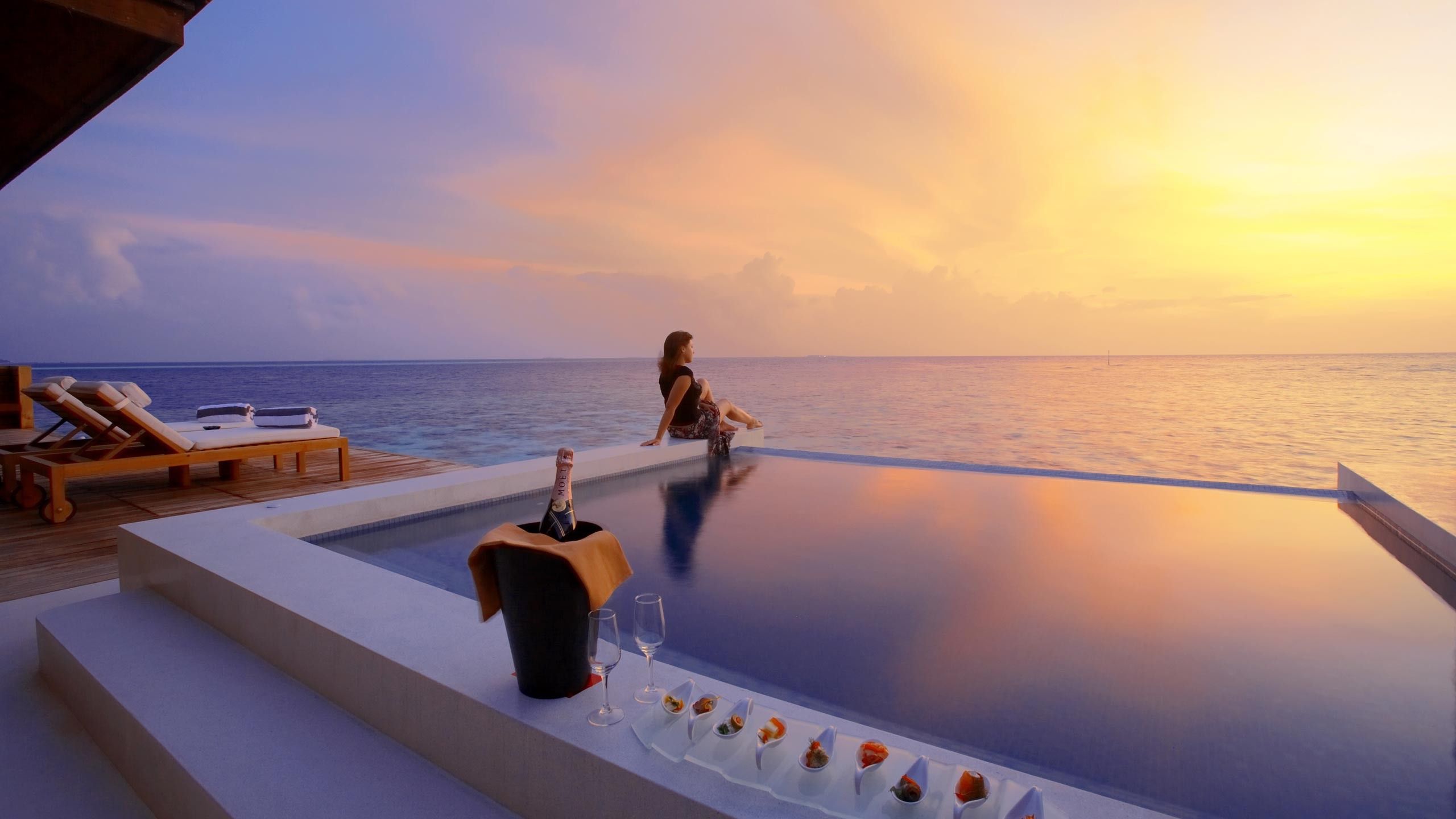 2560x1440 Luxury Life Wallpaper 00935