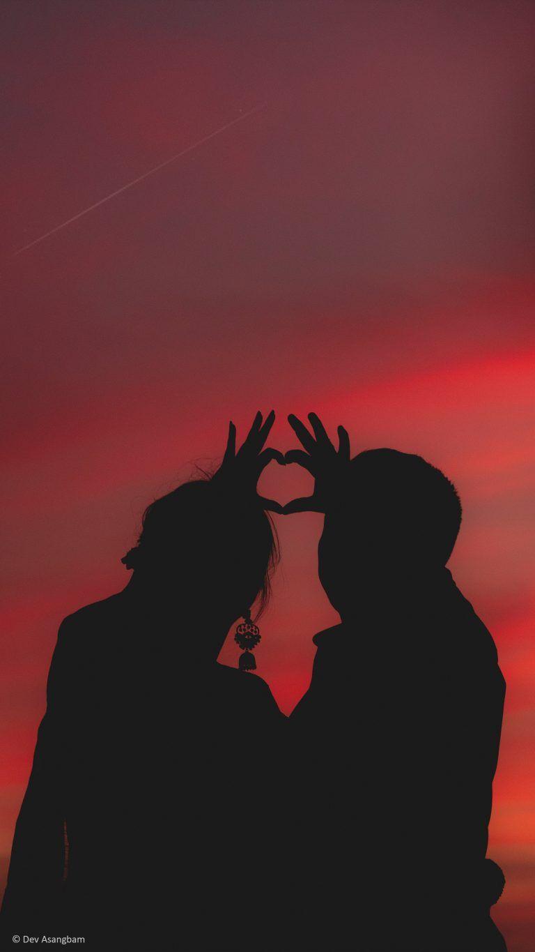 Romantic Loving Couple In The Moonlight Hugs4785 HD wallpaper   Wallpaperbetter