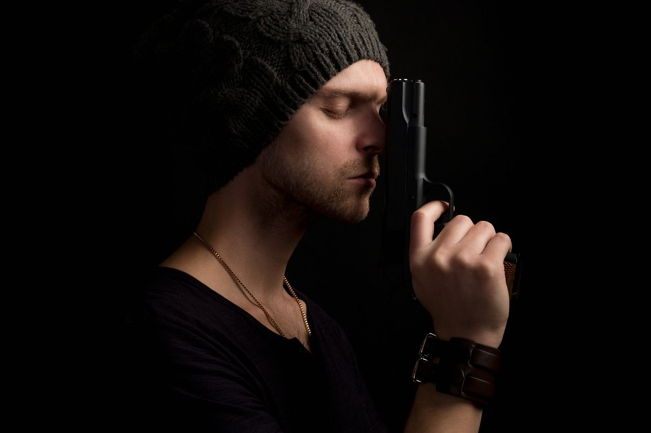1280x853 Mysterious Gangster Gun