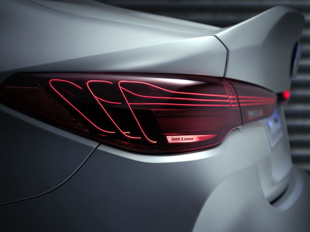 1024x768 2023 BMW M4 CSL 18