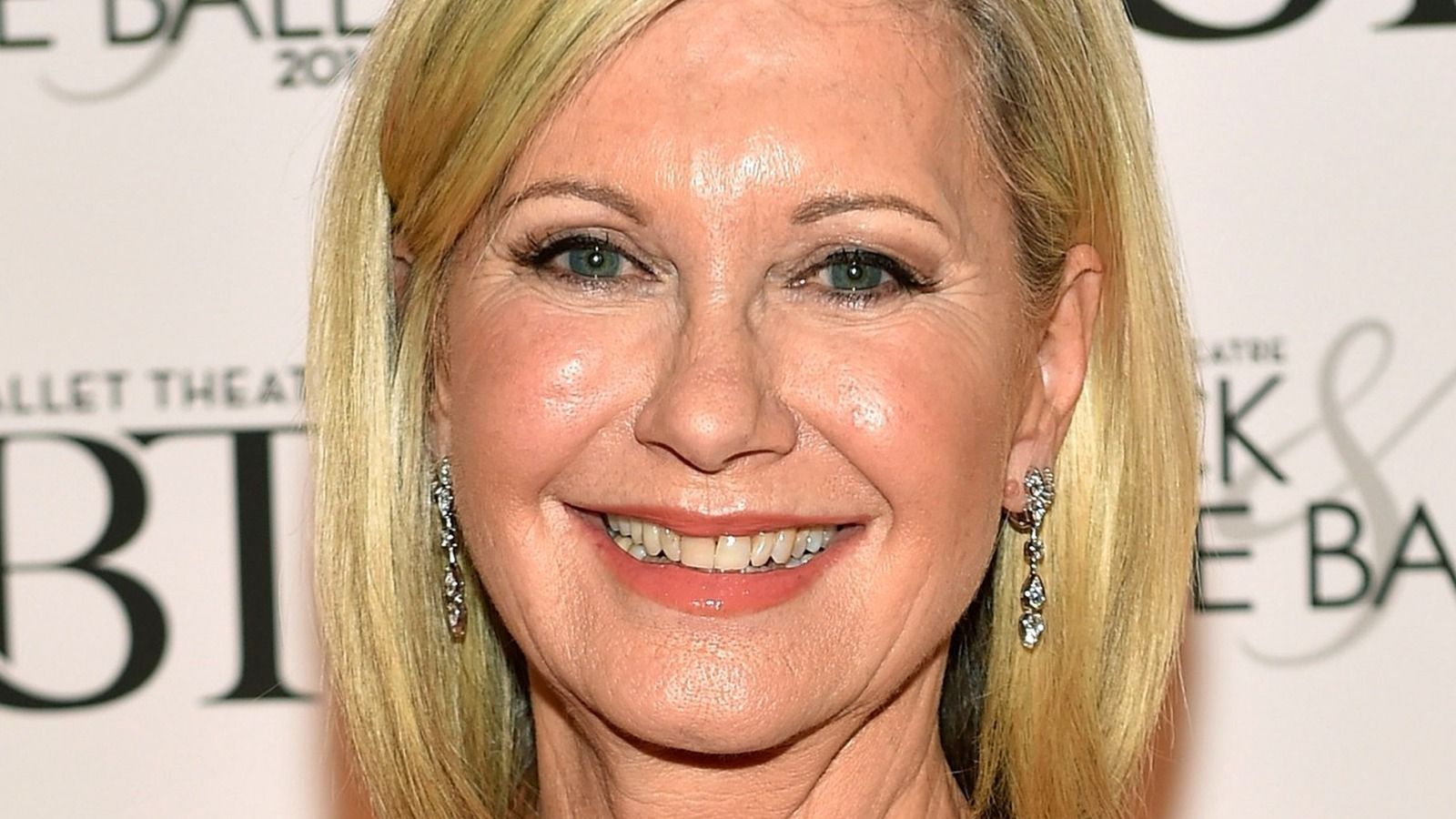 1600x900 The Devastating Death Of Olivia Newton John