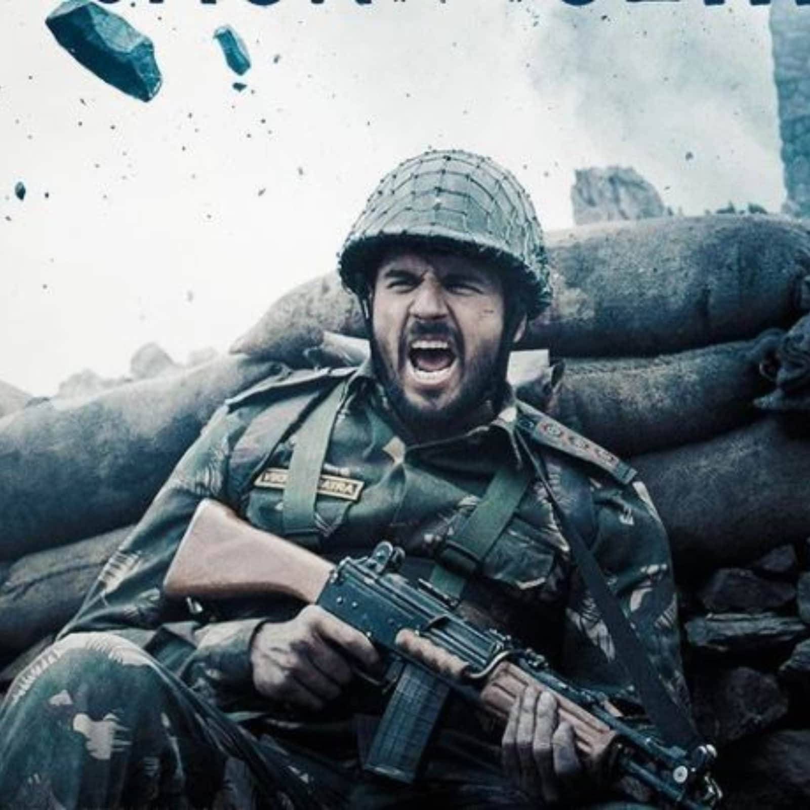 1600x1600 Download Shershaah Vikram Batra Hiding And Shouting Wallpaper