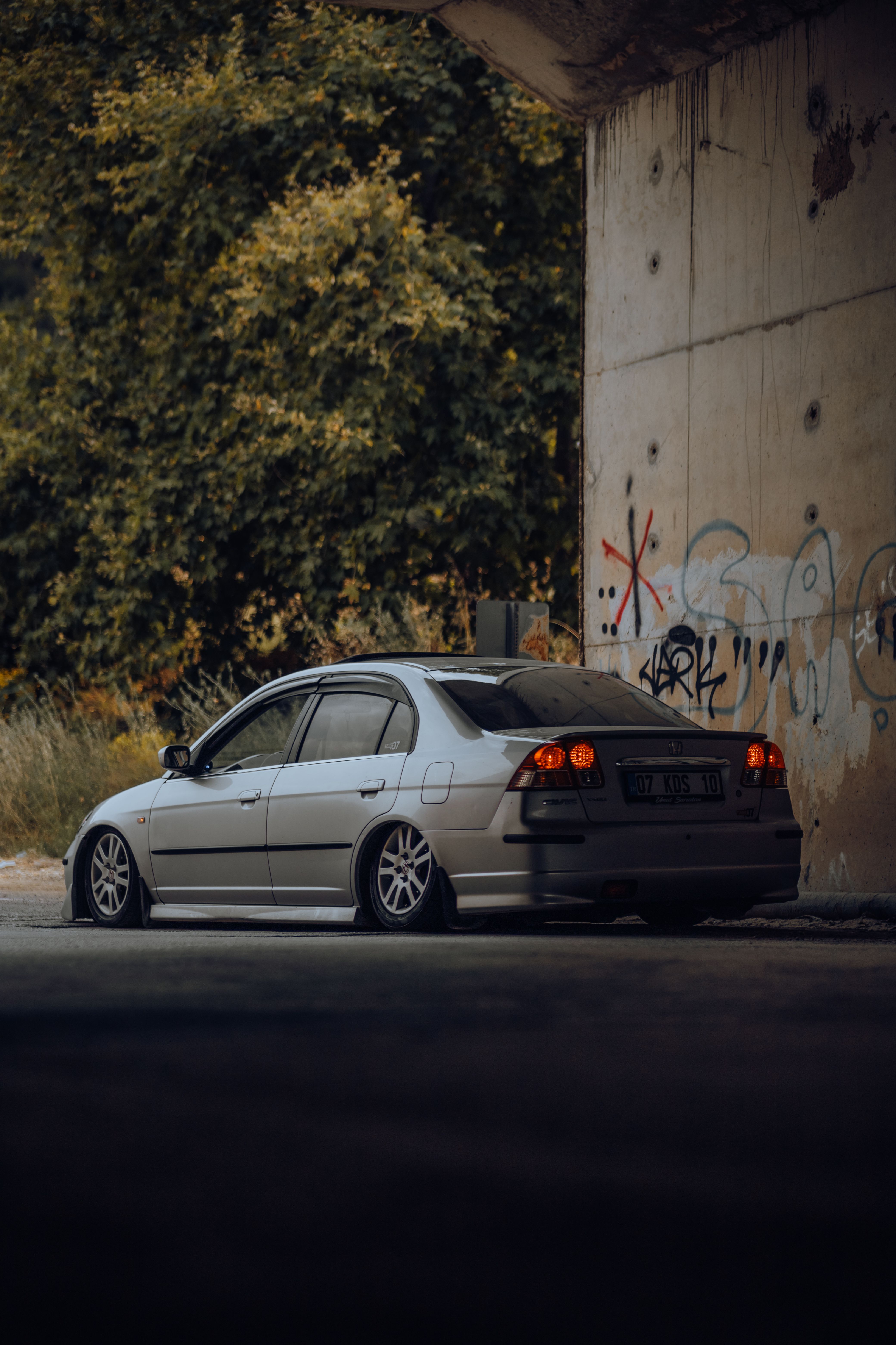 4160x6240 Back View of Silver Honda Civic · Free