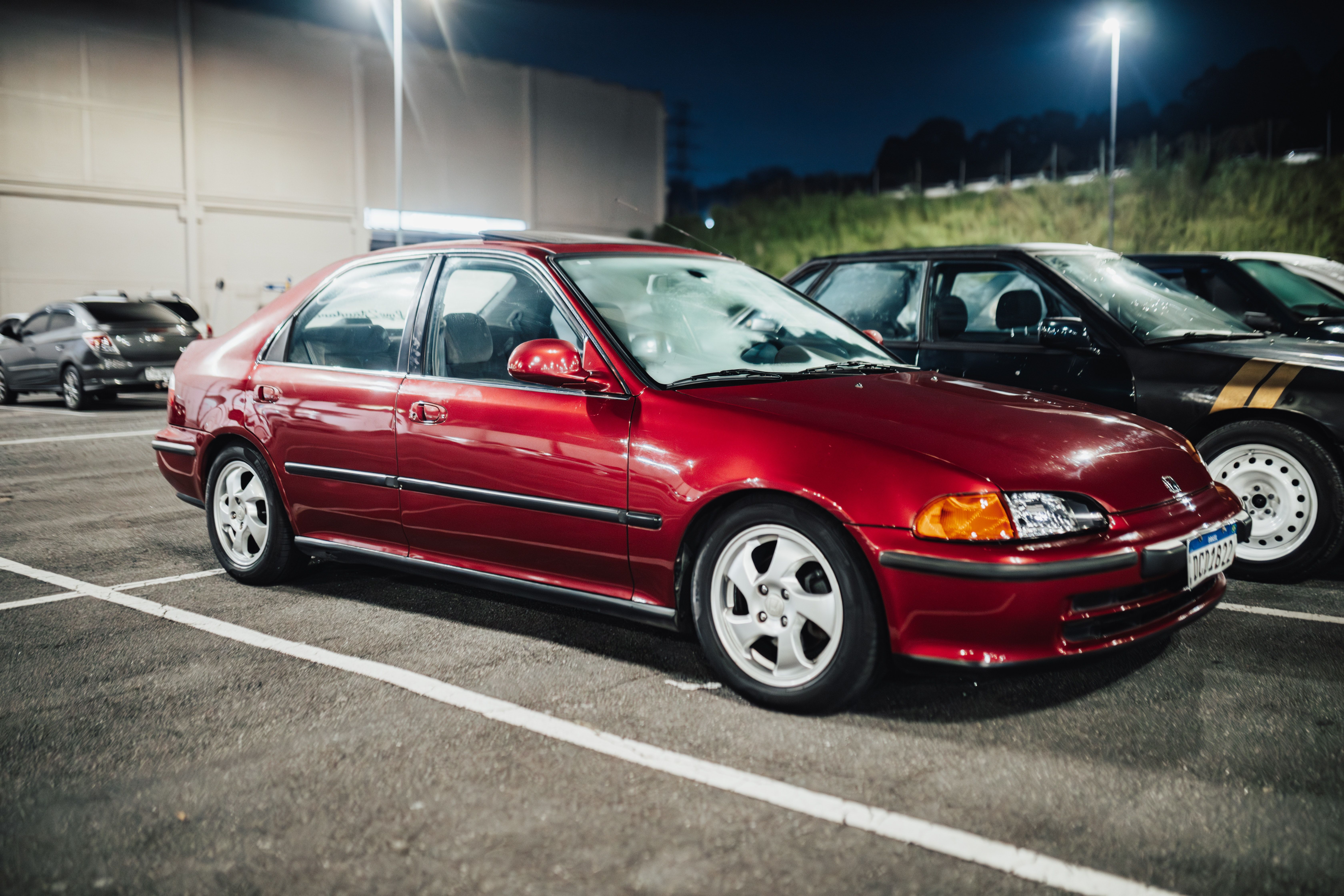 6720x4480 A Black Vintage Honda Civic CR X Parked In A Parking Lot · Free