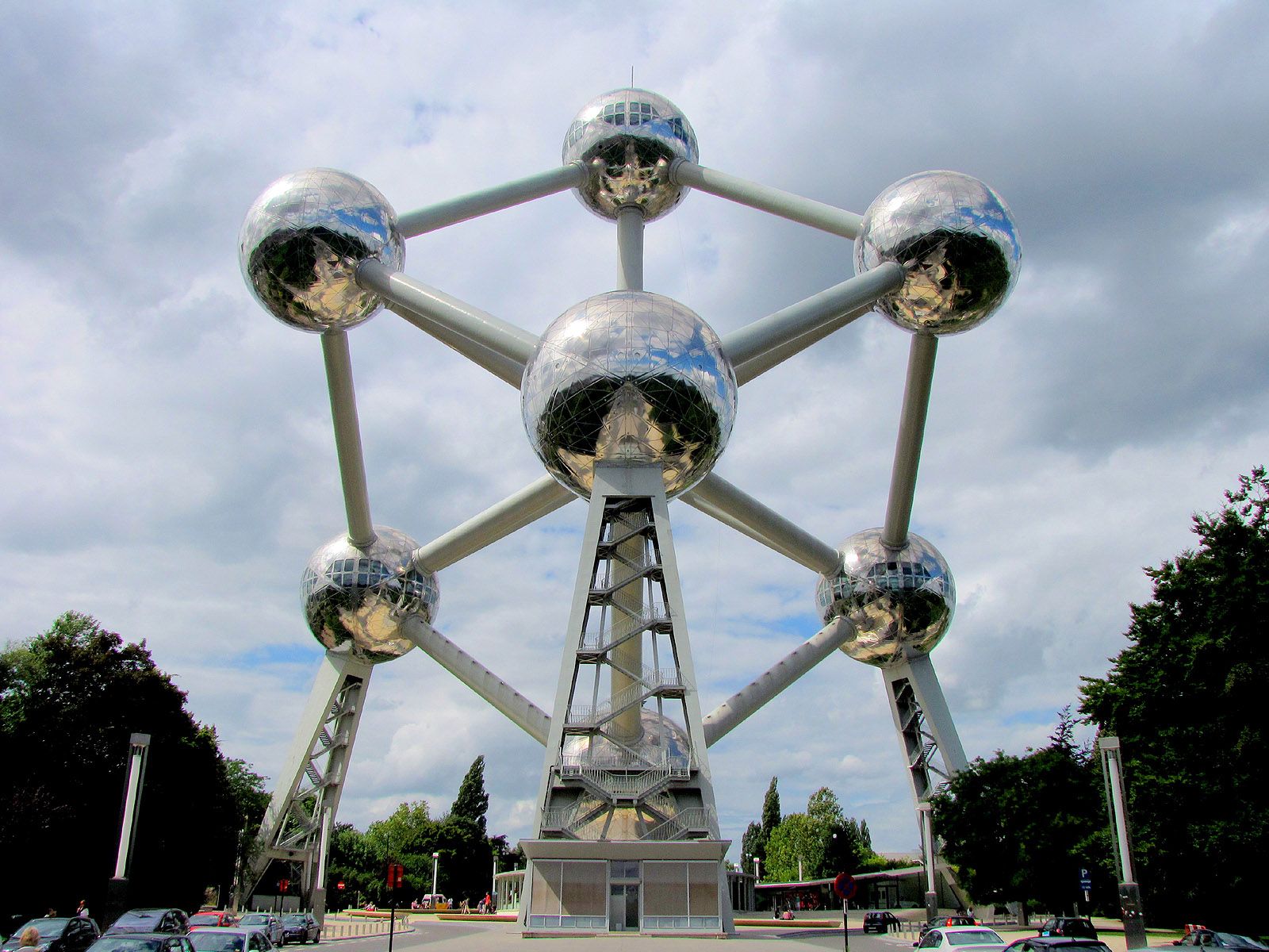 Atomium Wallpapers - Top Free Atomium Backgrounds - WallpaperAccess