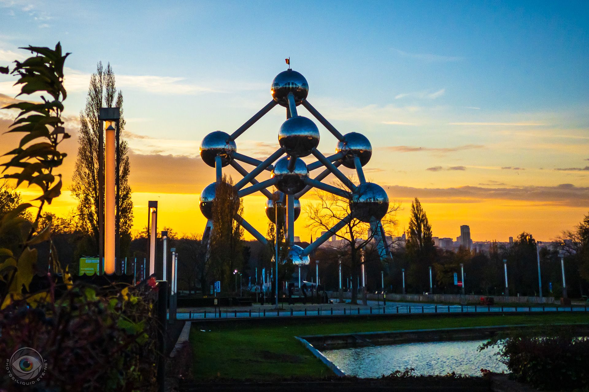 Atomium Wallpapers - Top Free Atomium Backgrounds - WallpaperAccess