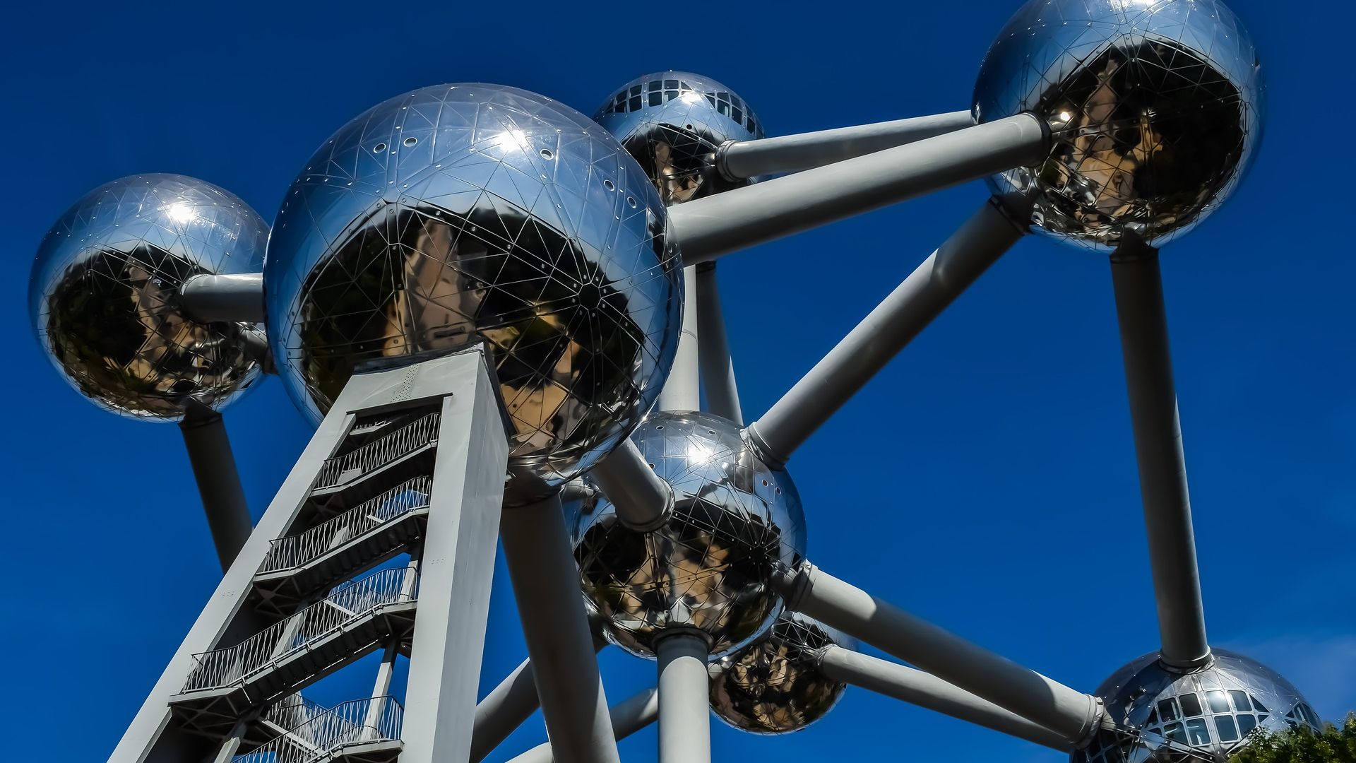 1920x1080 The Atomium in Brussels