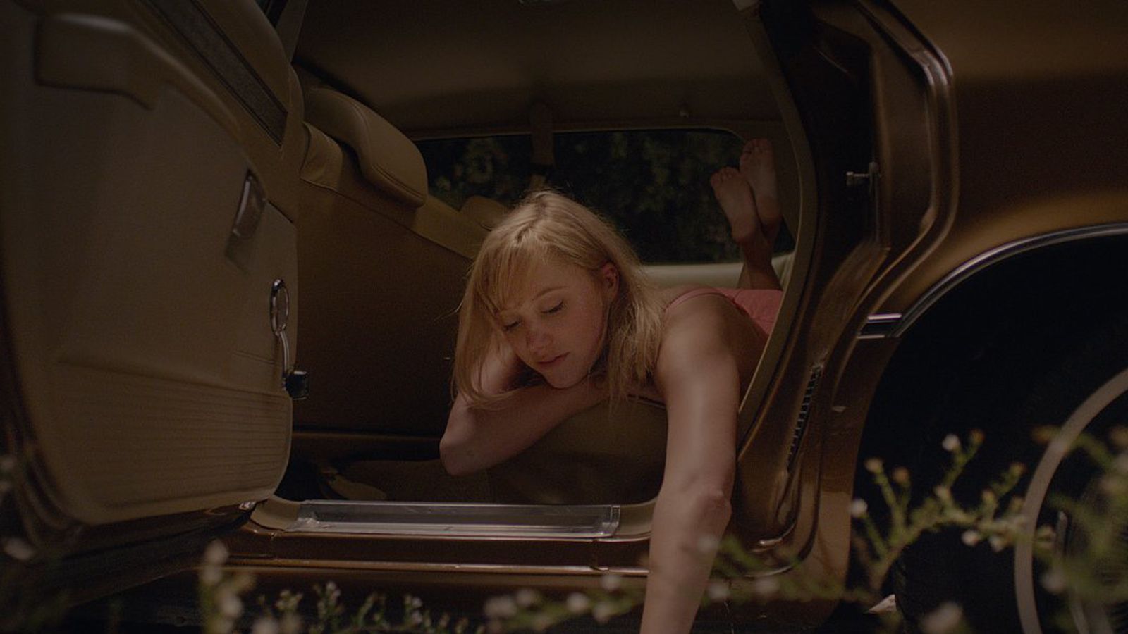 1600x900 It Follows wants to scare you. But it also wants to break your heart