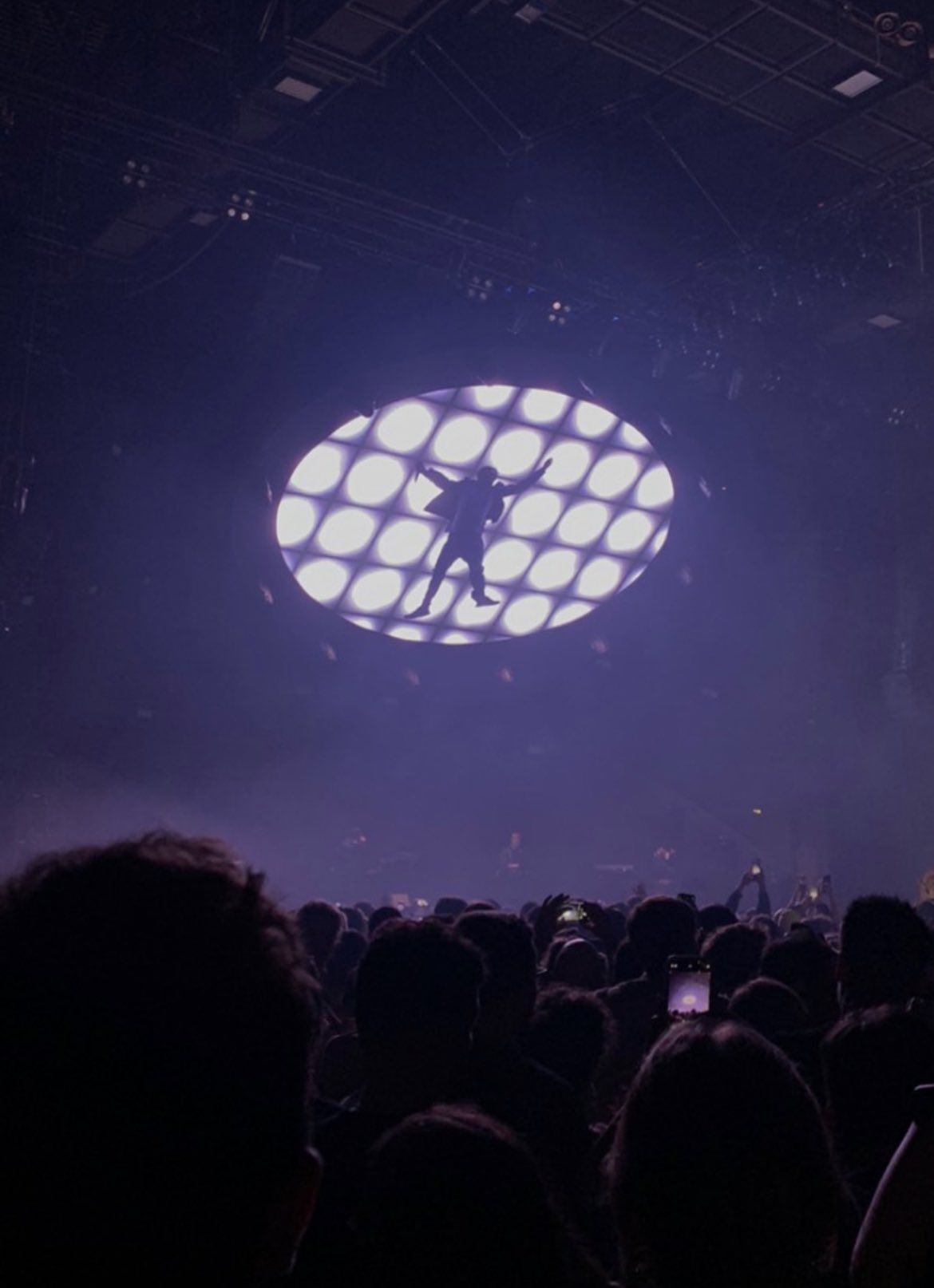 1170x1614 X 上的Punchline Orelsan & Gringe：「La scénographie de la tournée Civilisation d'OrelSan est FOLLE