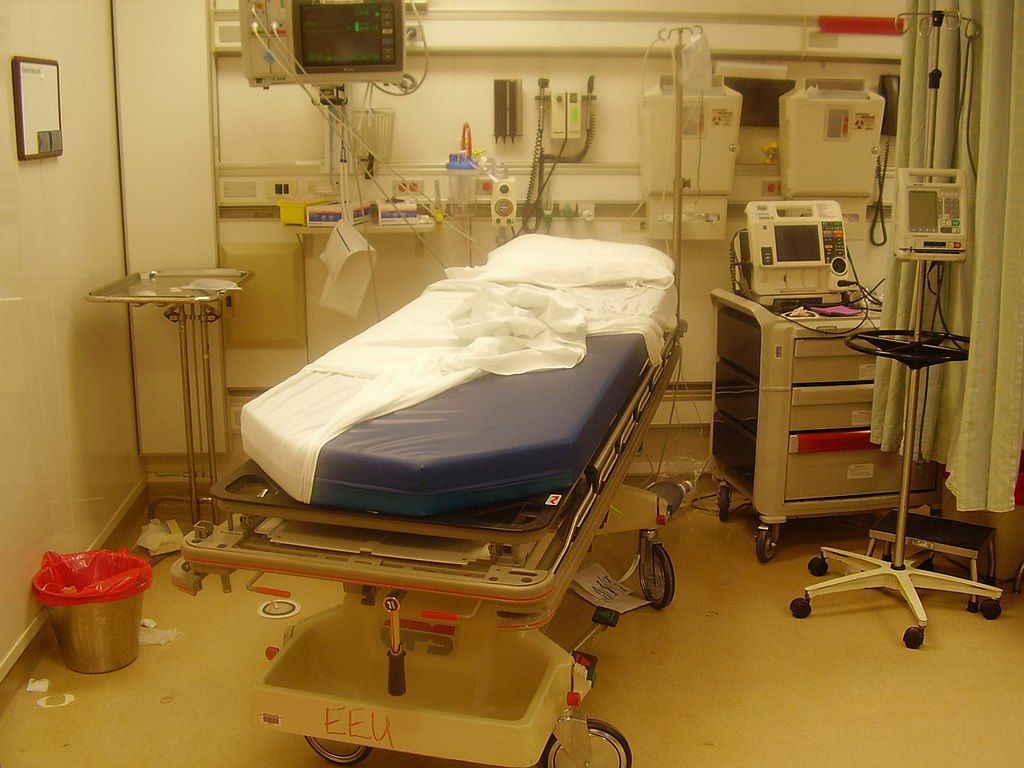 1024x768 ER room after a