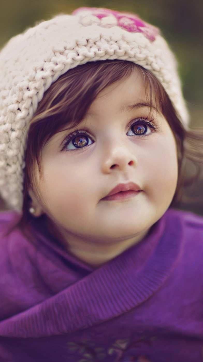 784x1394 Baby girl eyes Wallpaper Download