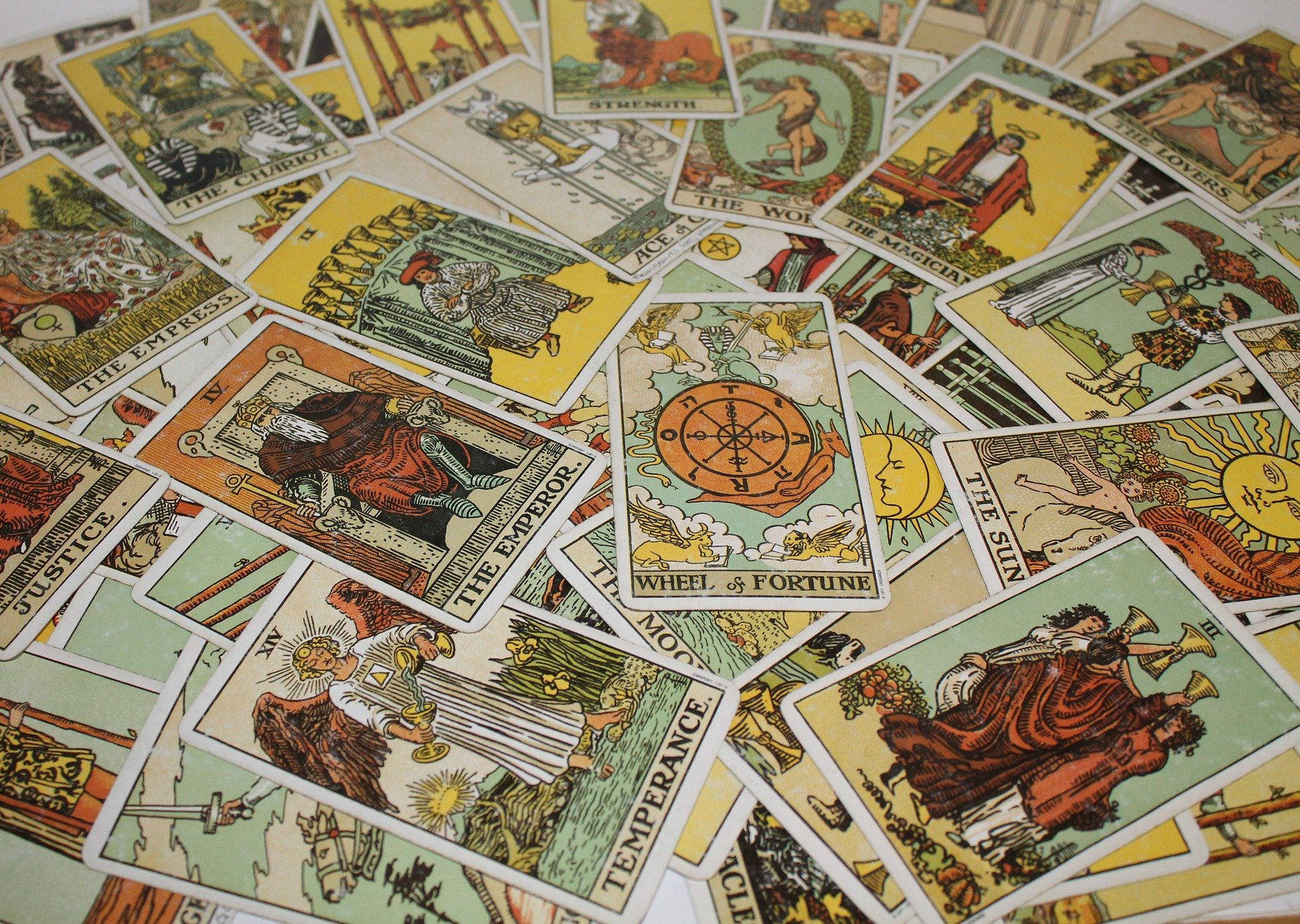 1920x1365 Download Shuffled Tarot Card Wallpaper