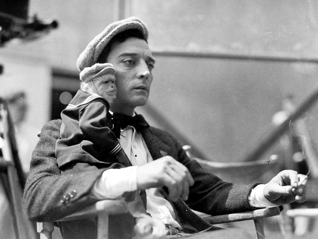 1024x768 TCM on X: Remembering Buster Keaton on his birthday, here in THE CAMERAMAN ('28) / X