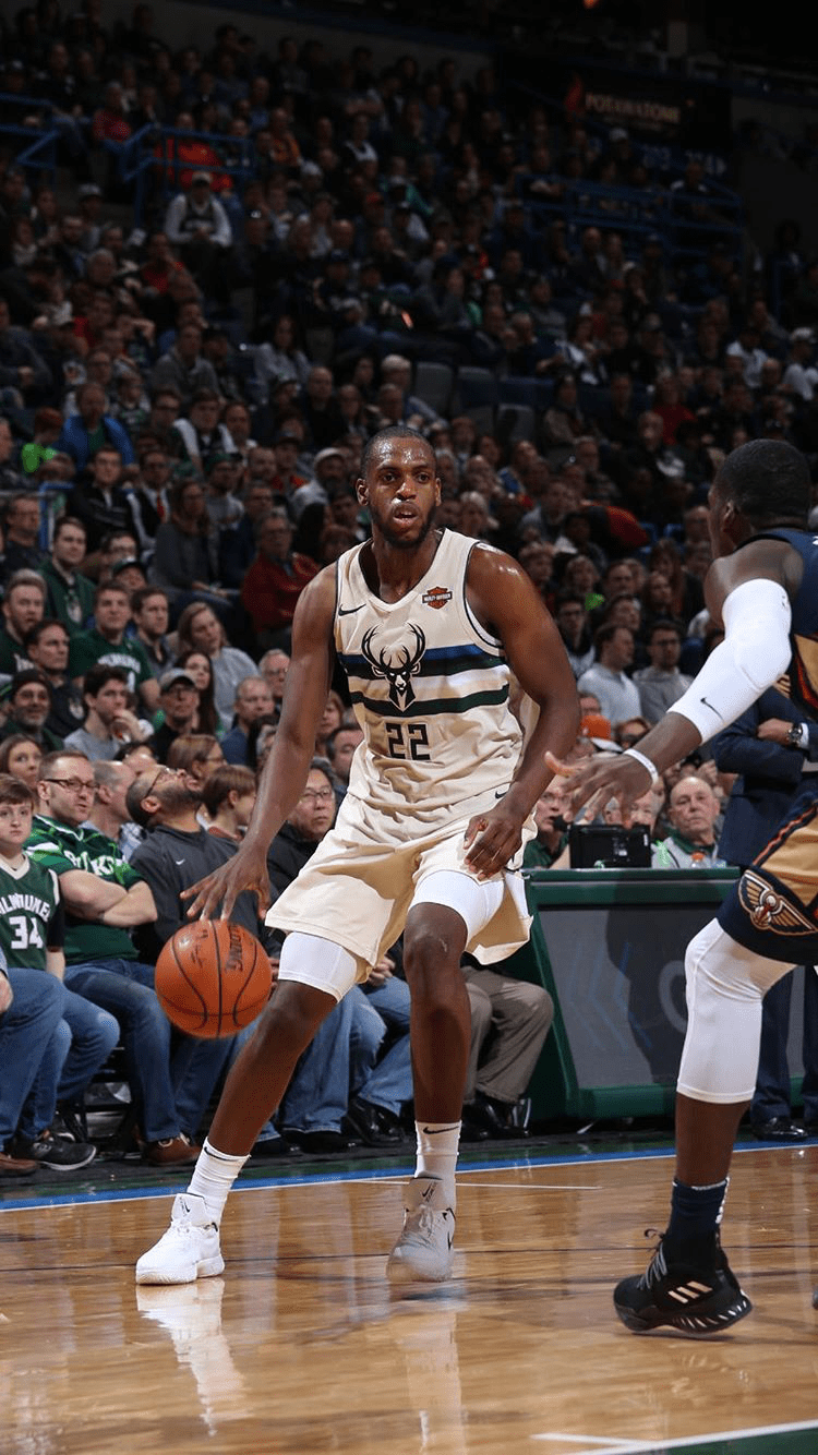 750x1334 Milwaukee Bucks