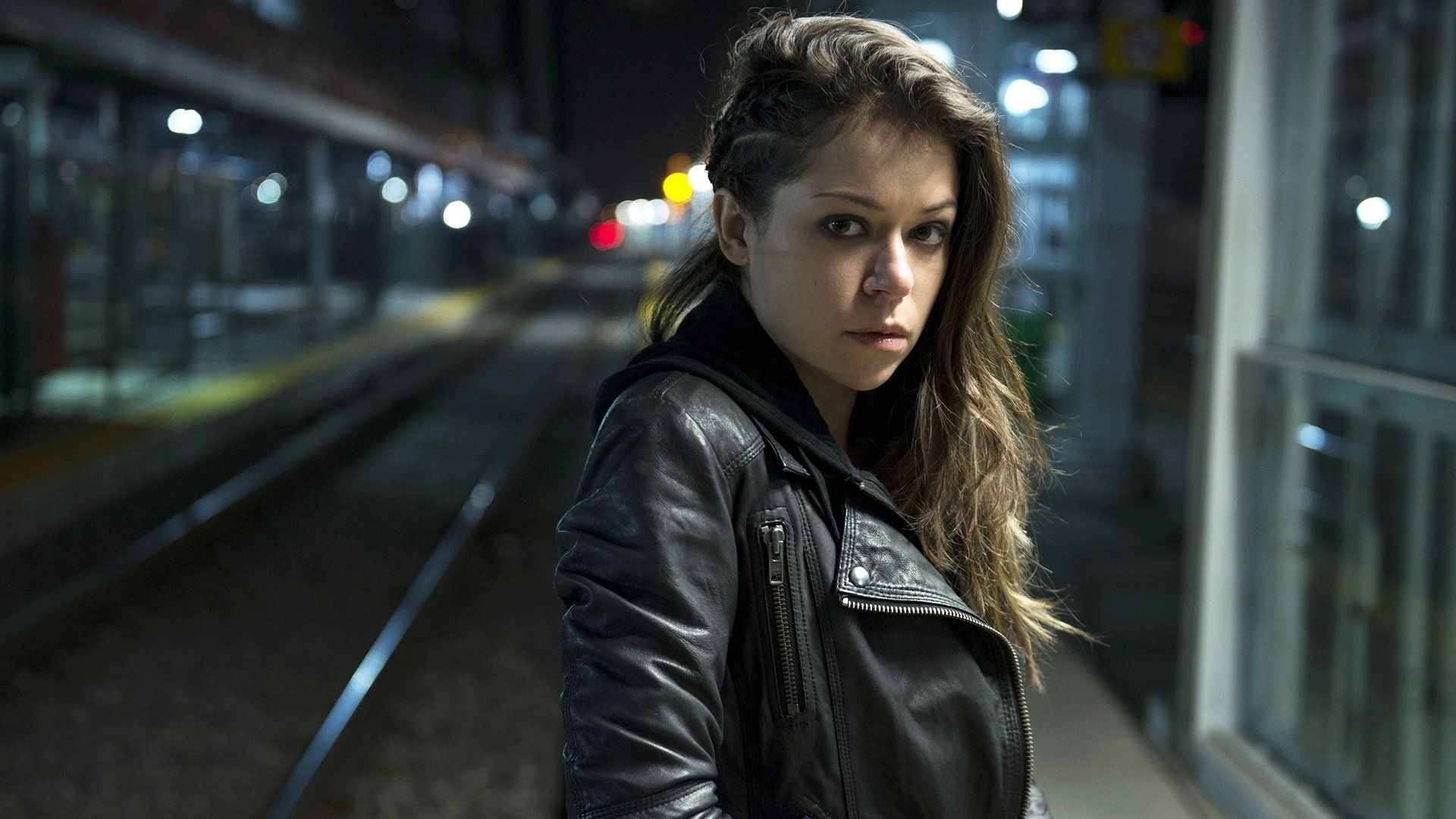1920x1080 Tatiana Maslany: Stunning Canadian Brunette with Piercing Brown Eyes