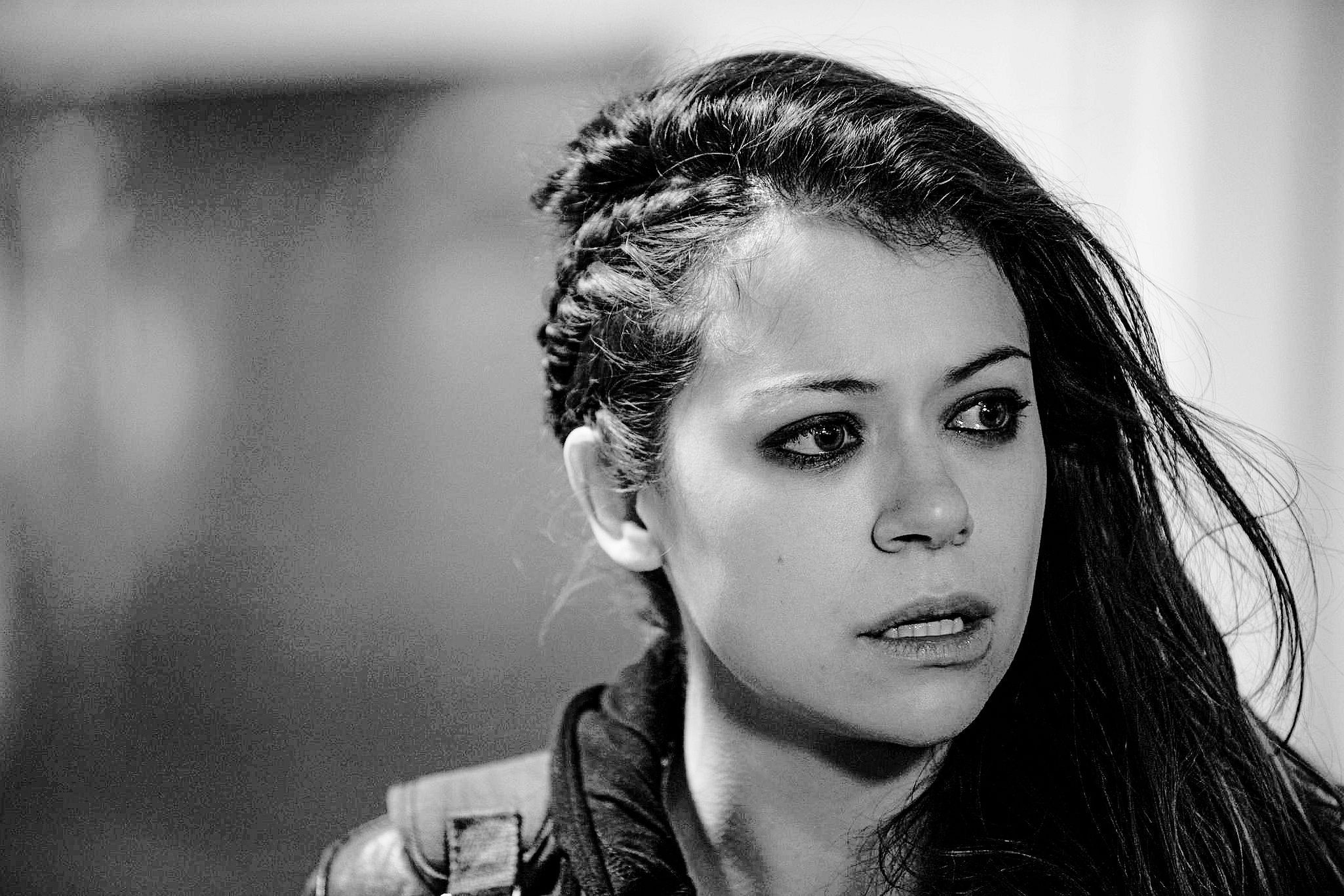 2050x1367 Download Celebrity Tatiana Maslany HD Wallpaperx1367