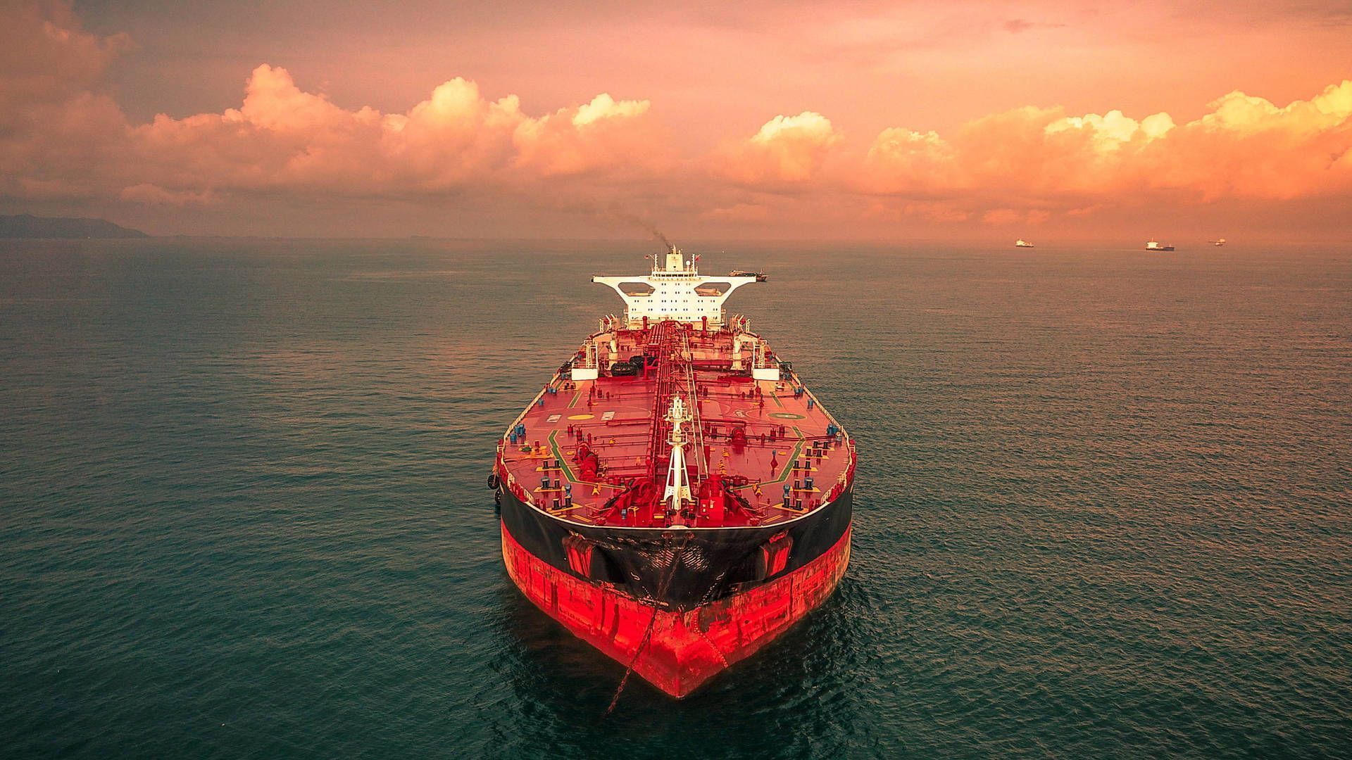 1920x1080 Download Exquisite Red Ship Wallpaper